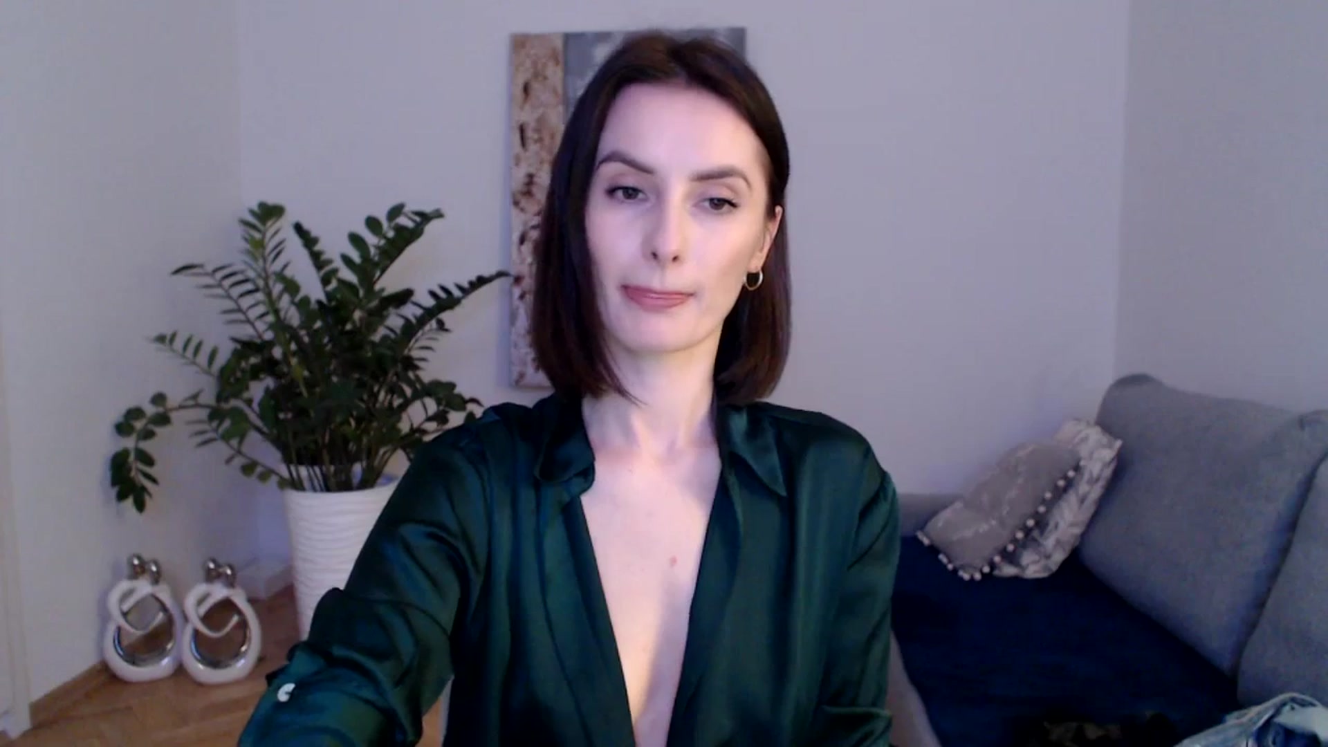 Gallery image thumbnail from the_realpearl's myfreecams stream on, 01/24/2024, 19:03 image 18 of 20