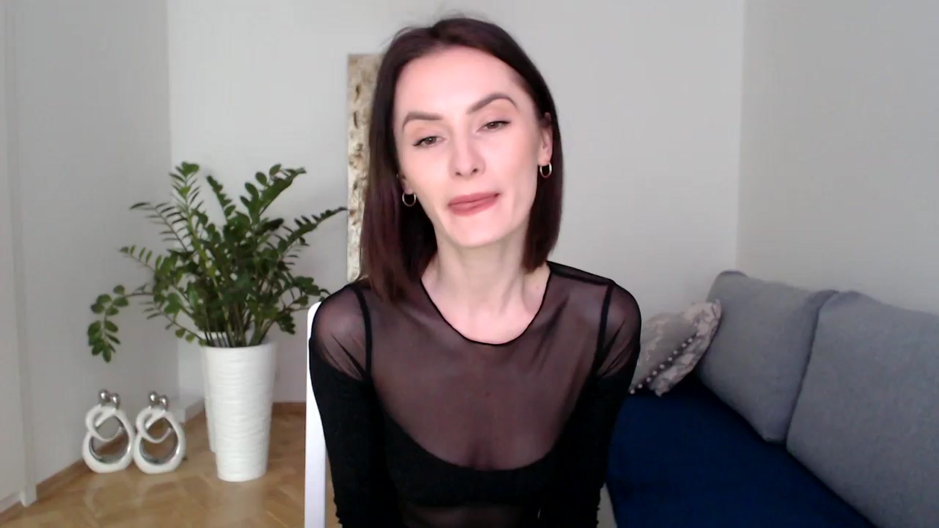 Gallery image thumbnail from the_realpearl's myfreecams stream on, 01/25/2024, 13:21 image 10 of 20