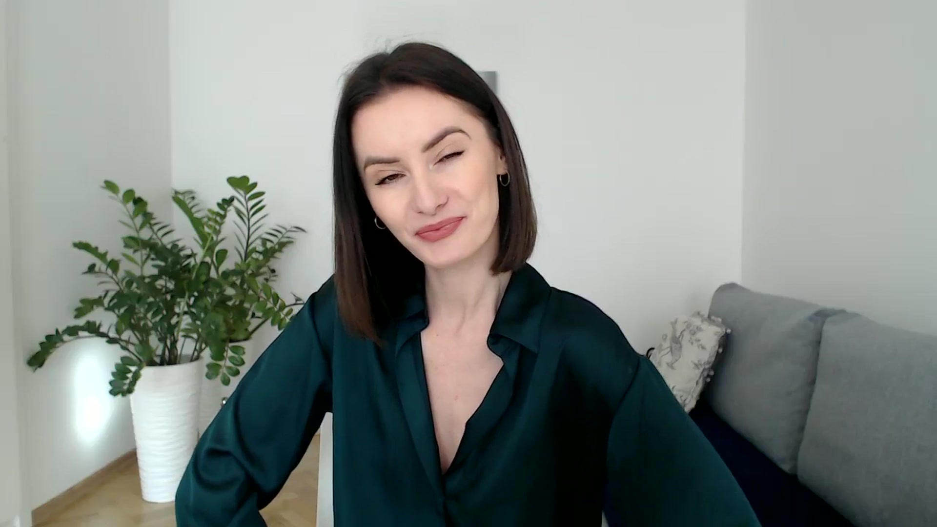 Gallery image thumbnail from the_realpearl's myfreecams stream on, 01/30/2024, 11:32 image 10 of 20