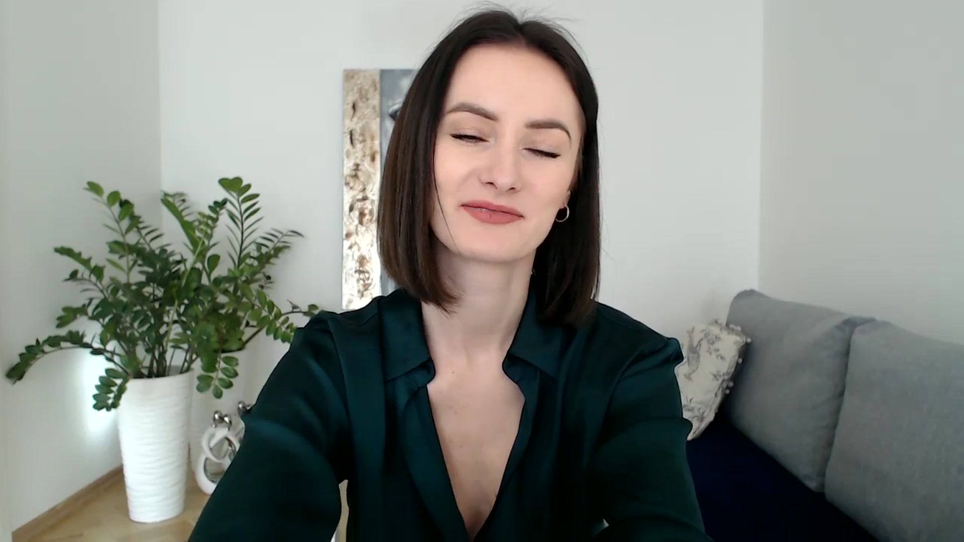 Gallery image thumbnail from the_realpearl's myfreecams stream on, 01/30/2024, 11:32 image 7 of 20