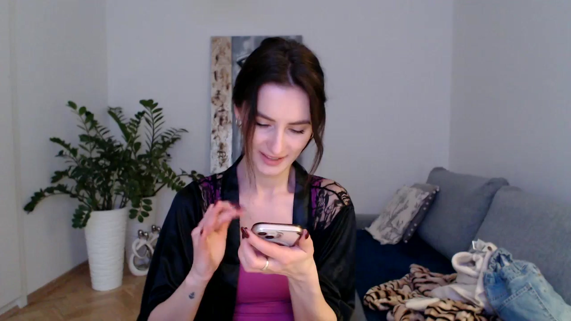 Gallery image thumbnail from the_realpearl's myfreecams stream on, 01/31/2024, 14:20 image 16 of 20