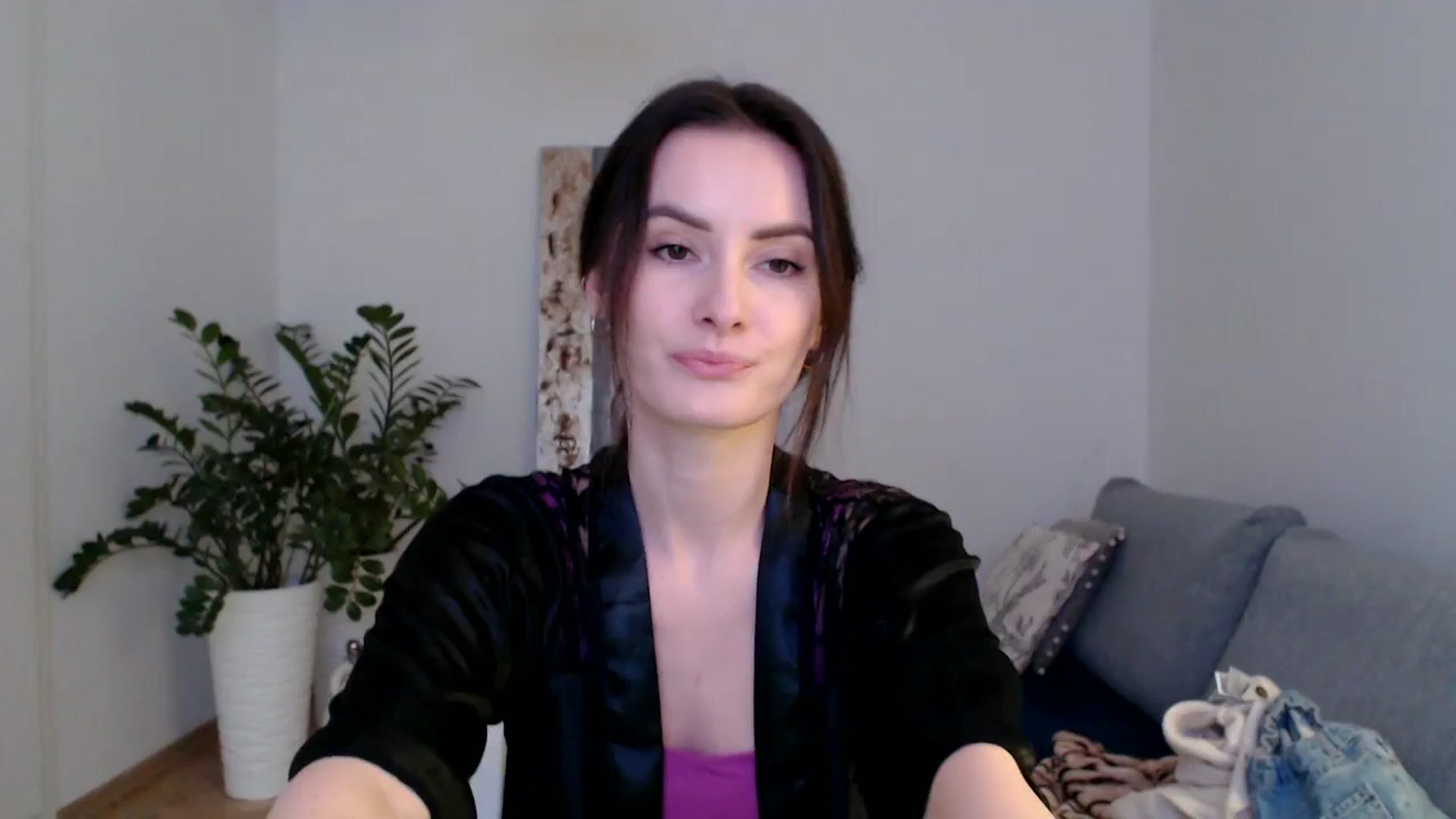 Gallery image thumbnail from the_realpearl's myfreecams stream on, 01/31/2024, 14:20 image 17 of 20