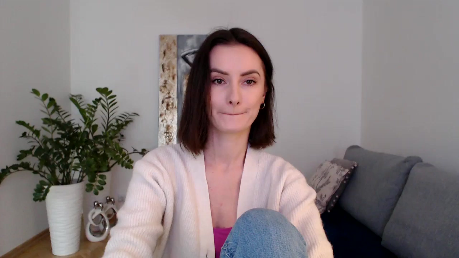 Gallery image thumbnail from the_realpearl's myfreecams stream on, 01/31/2024, 14:20 image 1 of 20