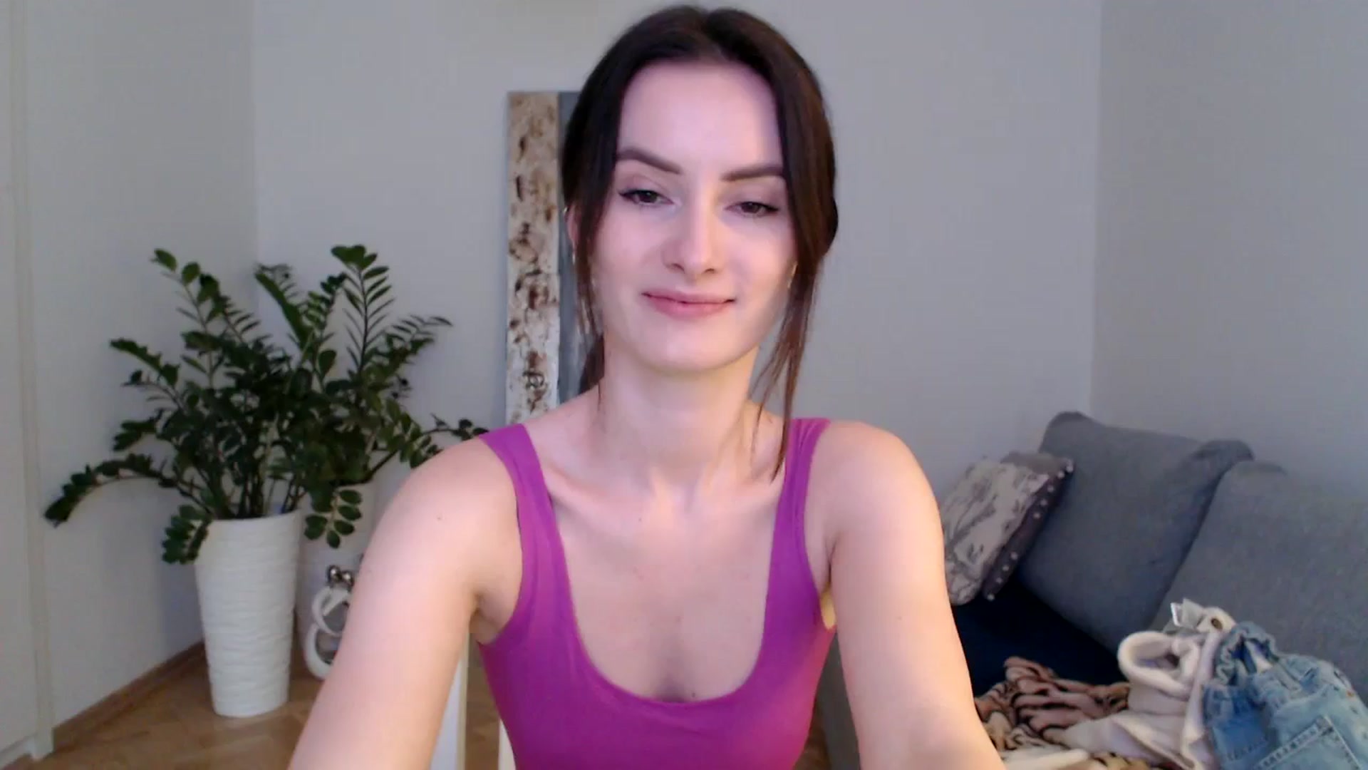 Gallery image thumbnail from the_realpearl's myfreecams stream on, 01/31/2024, 14:20 image 15 of 20
