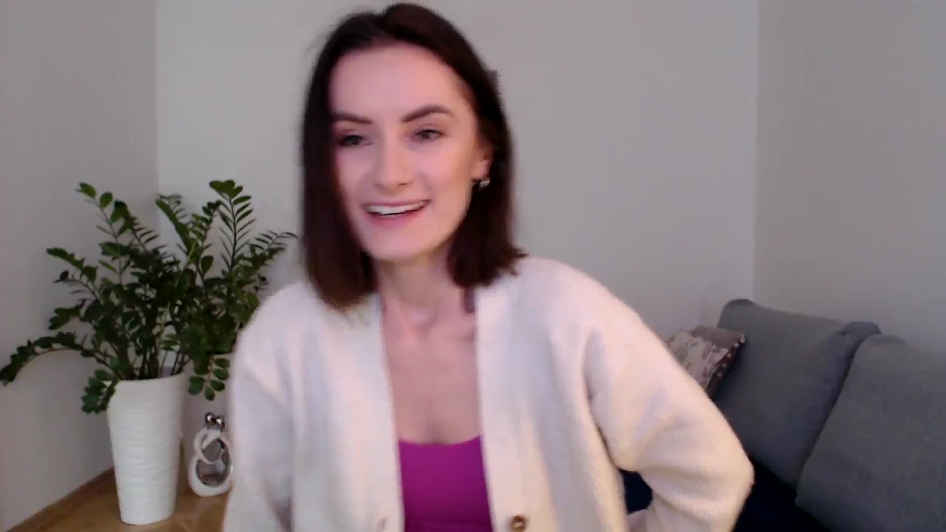 Gallery image thumbnail from the_realpearl's myfreecams stream on, 01/31/2024, 14:20 image 2 of 20