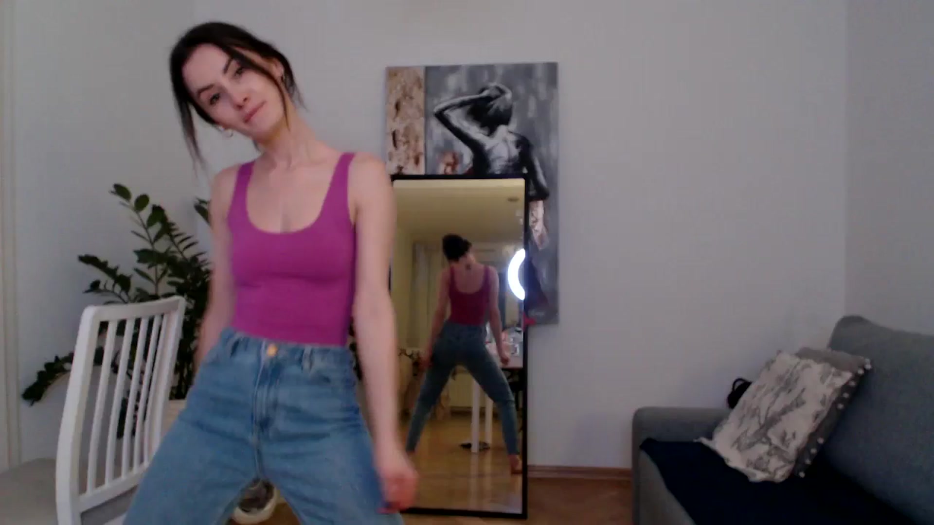 Gallery image thumbnail from the_realpearl's myfreecams stream on, 01/31/2024, 16:20 image 3 of 20
