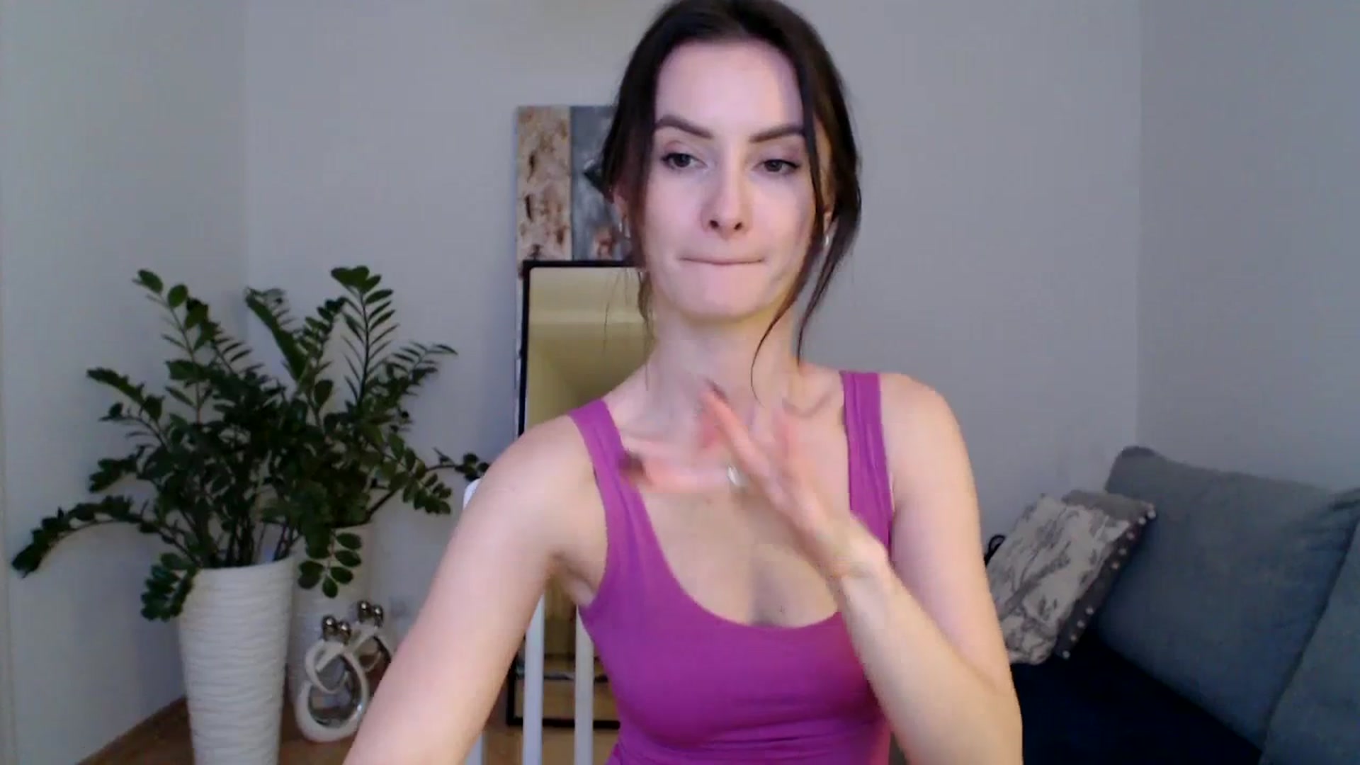 Gallery image thumbnail from the_realpearl's myfreecams stream on, 01/31/2024, 16:20 image 15 of 20