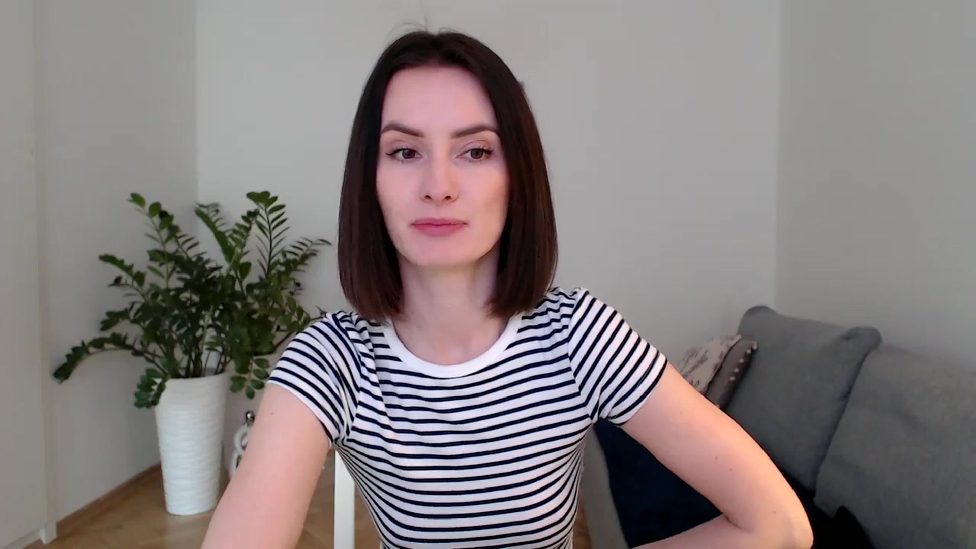 Gallery image thumbnail from the_realpearl's myfreecams stream on, 02/01/2024, 14:18 image 15 of 20