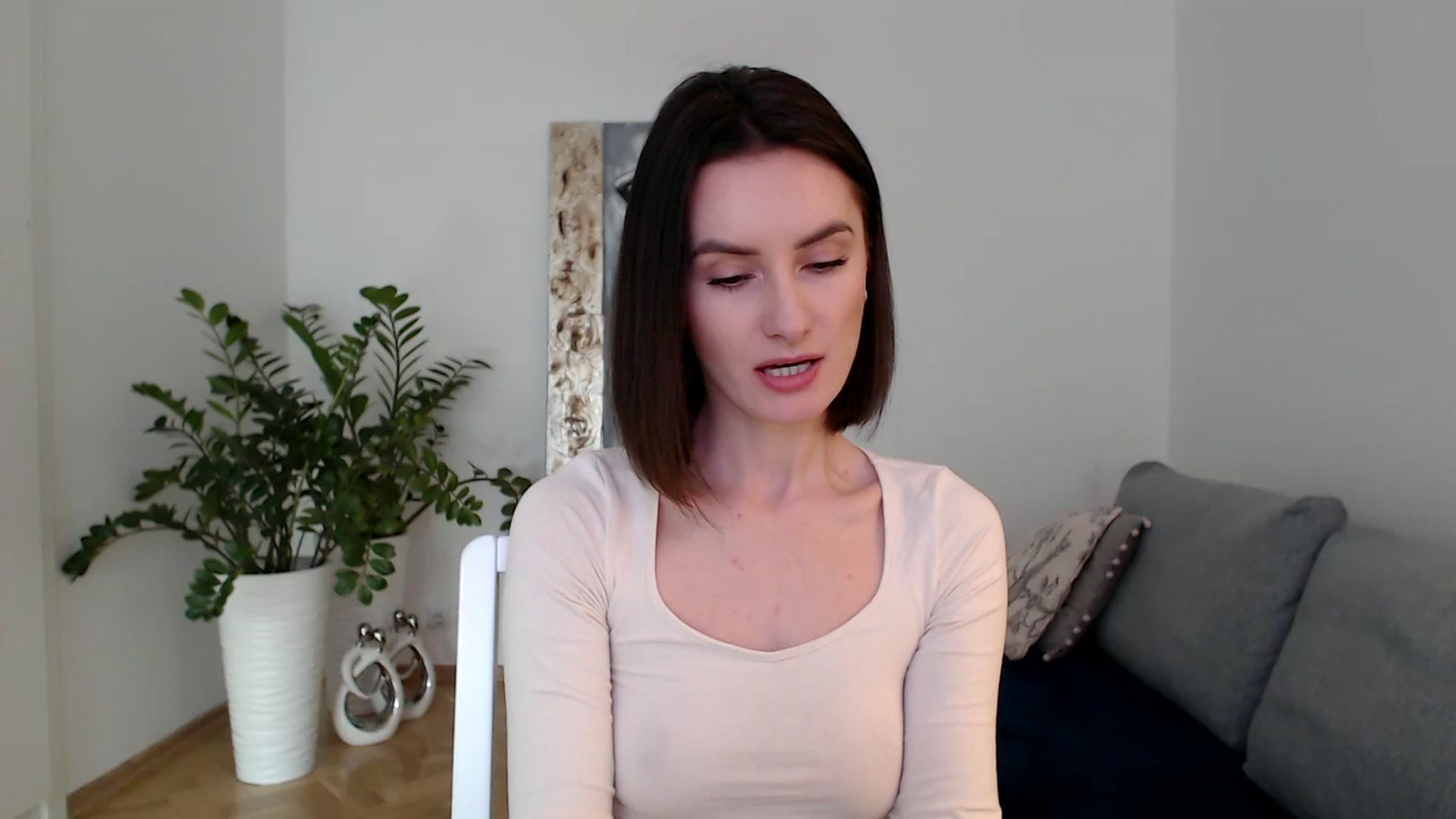 Gallery image thumbnail from the_realpearl's myfreecams stream on, 02/01/2024, 14:18 image 3 of 20