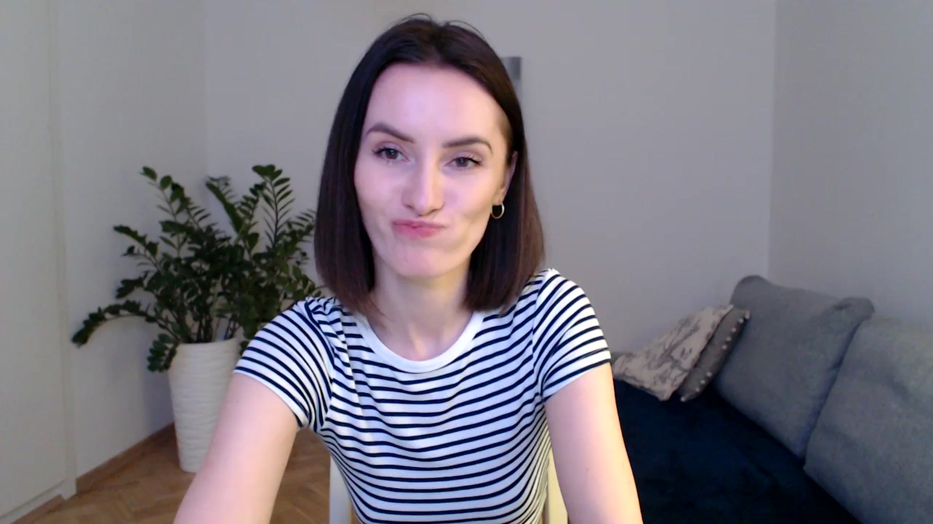 Gallery image thumbnail from the_realpearl's myfreecams stream on, 02/01/2024, 16:42 image 15 of 20