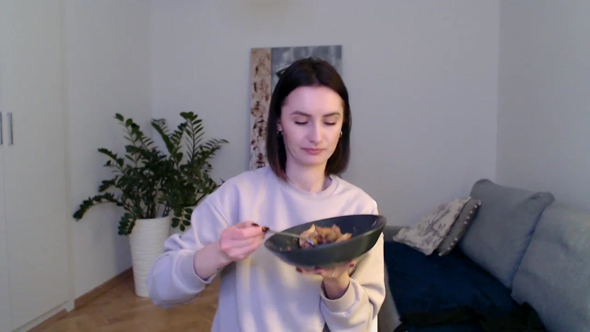 Gallery image thumbnail from the_realpearl's myfreecams stream on, 02/01/2024, 16:42 image 3 of 20