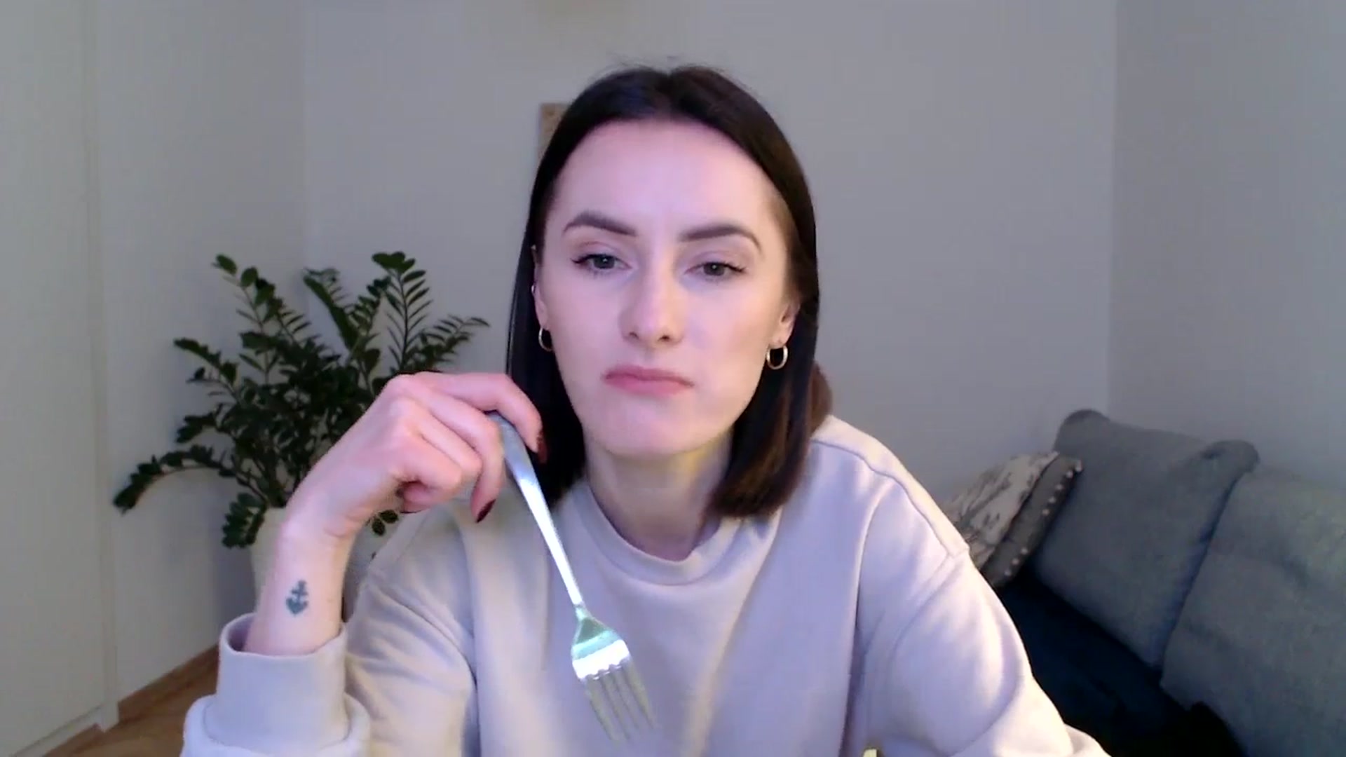Gallery image thumbnail from the_realpearl's myfreecams stream on, 02/01/2024, 16:42 image 2 of 20