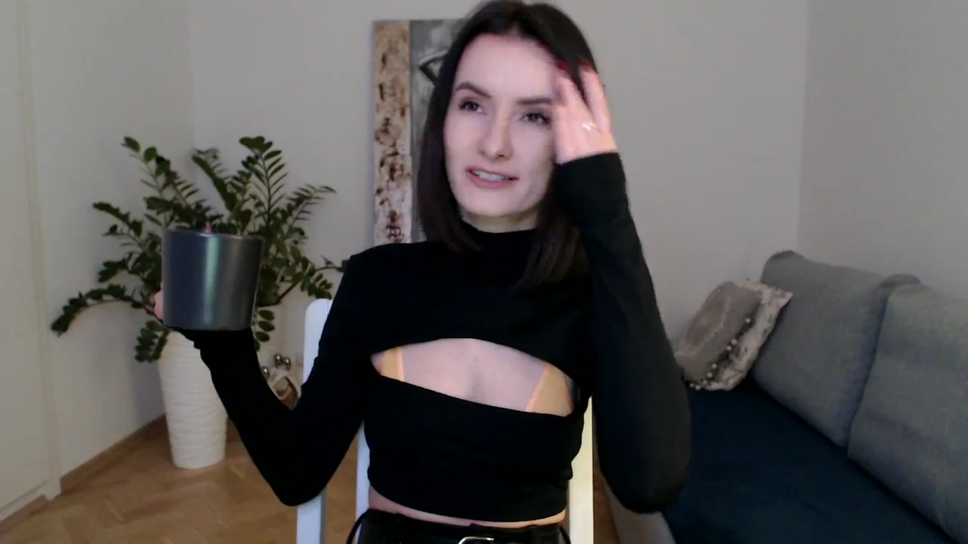 Gallery image thumbnail from the_realpearl's myfreecams stream on, 02/02/2024, 16:56 image 17 of 20
