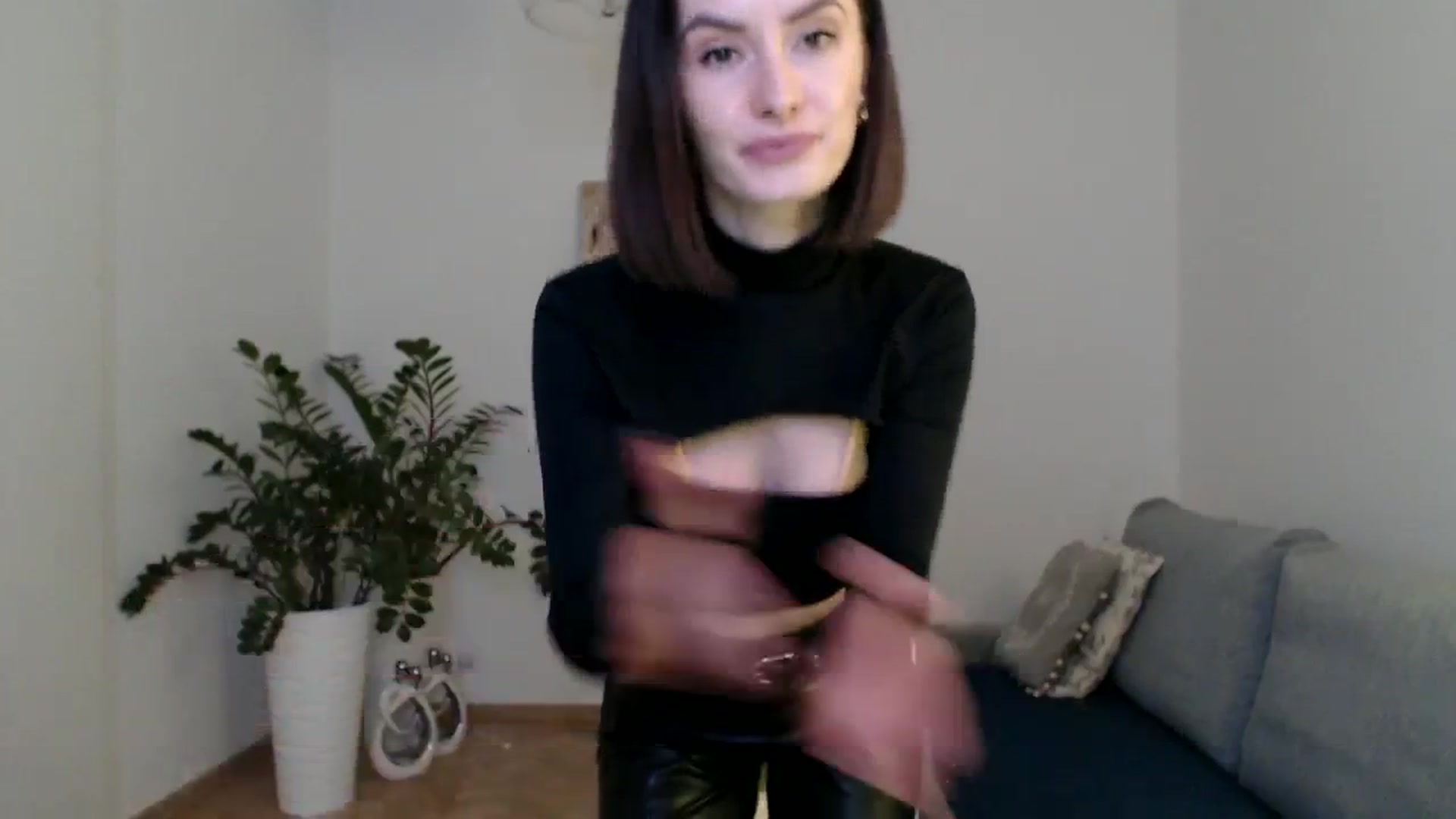 Gallery image thumbnail from the_realpearl's myfreecams stream on, 02/02/2024, 16:56 image 11 of 20