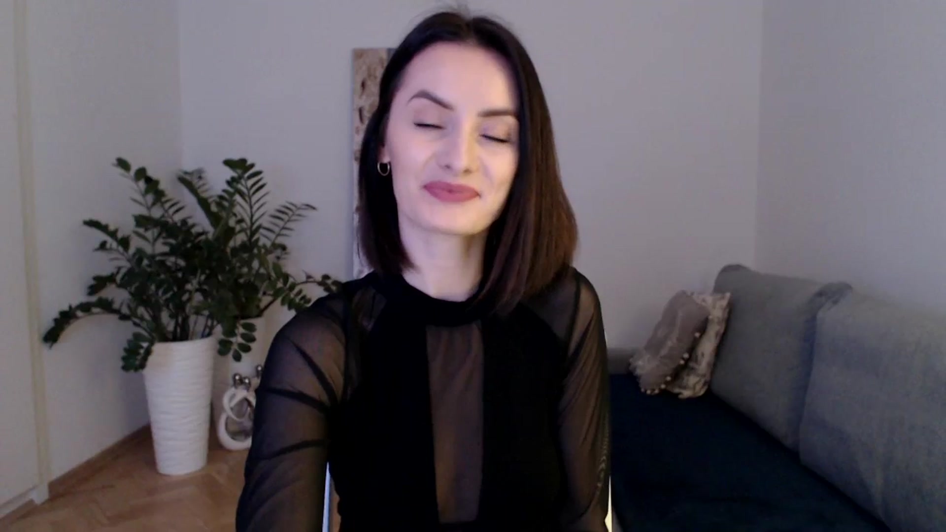 Gallery image thumbnail from the_realpearl's myfreecams stream on, 02/06/2024, 16:30 image 2 of 20