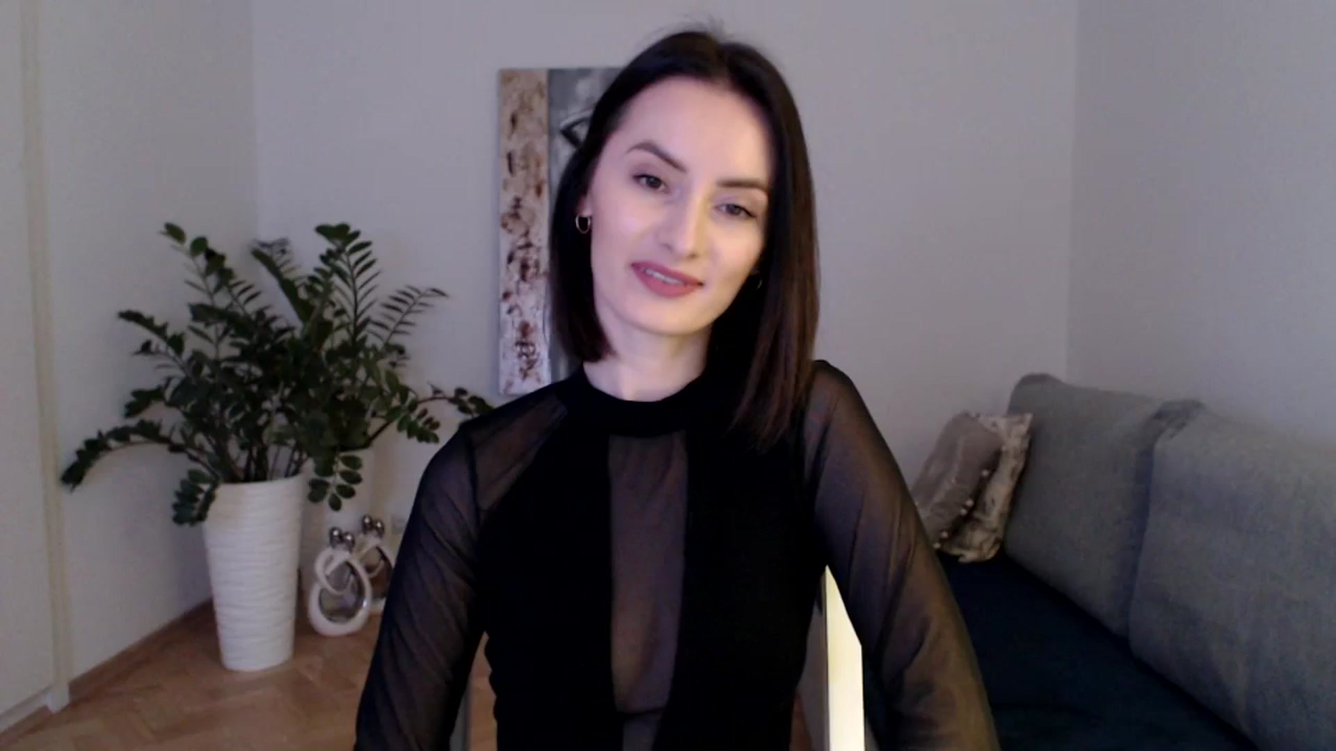 Gallery image thumbnail from the_realpearl's myfreecams stream on, 02/06/2024, 16:30 image 1 of 20