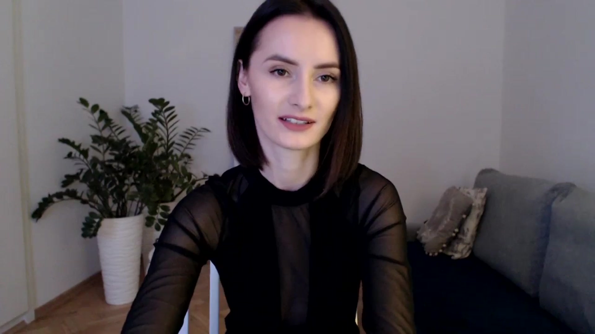 Gallery image thumbnail from the_realpearl's myfreecams stream on, 02/06/2024, 17:13 image 17 of 20