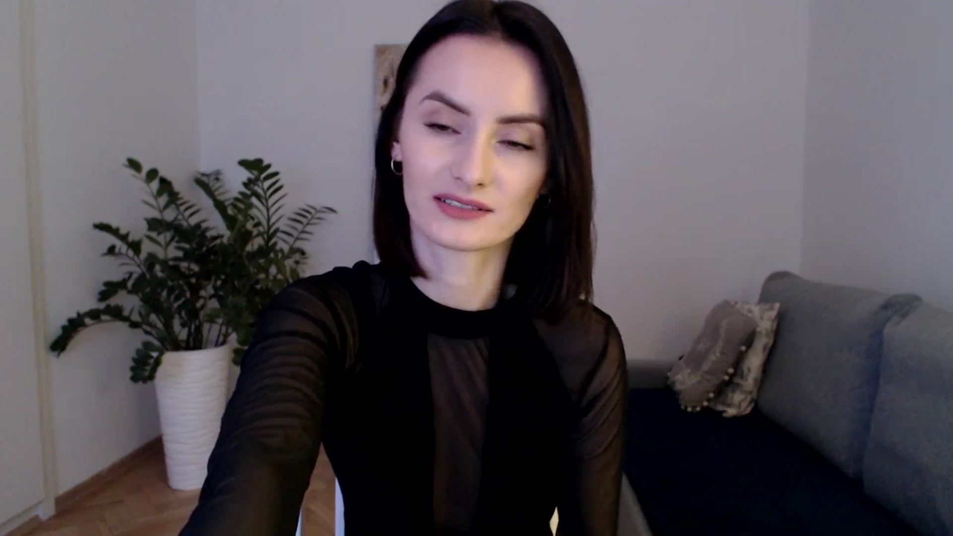 Gallery image thumbnail from the_realpearl's myfreecams stream on, 02/06/2024, 17:13 image 11 of 20