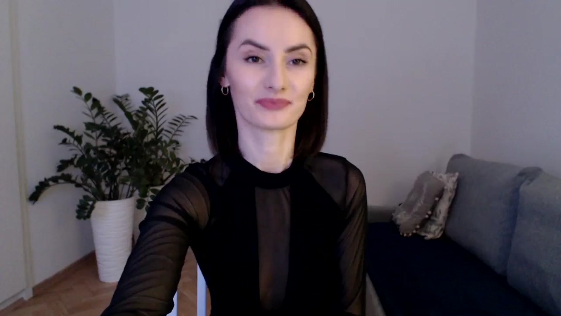 Gallery image thumbnail from the_realpearl's myfreecams stream on, 02/06/2024, 17:13 image 2 of 20