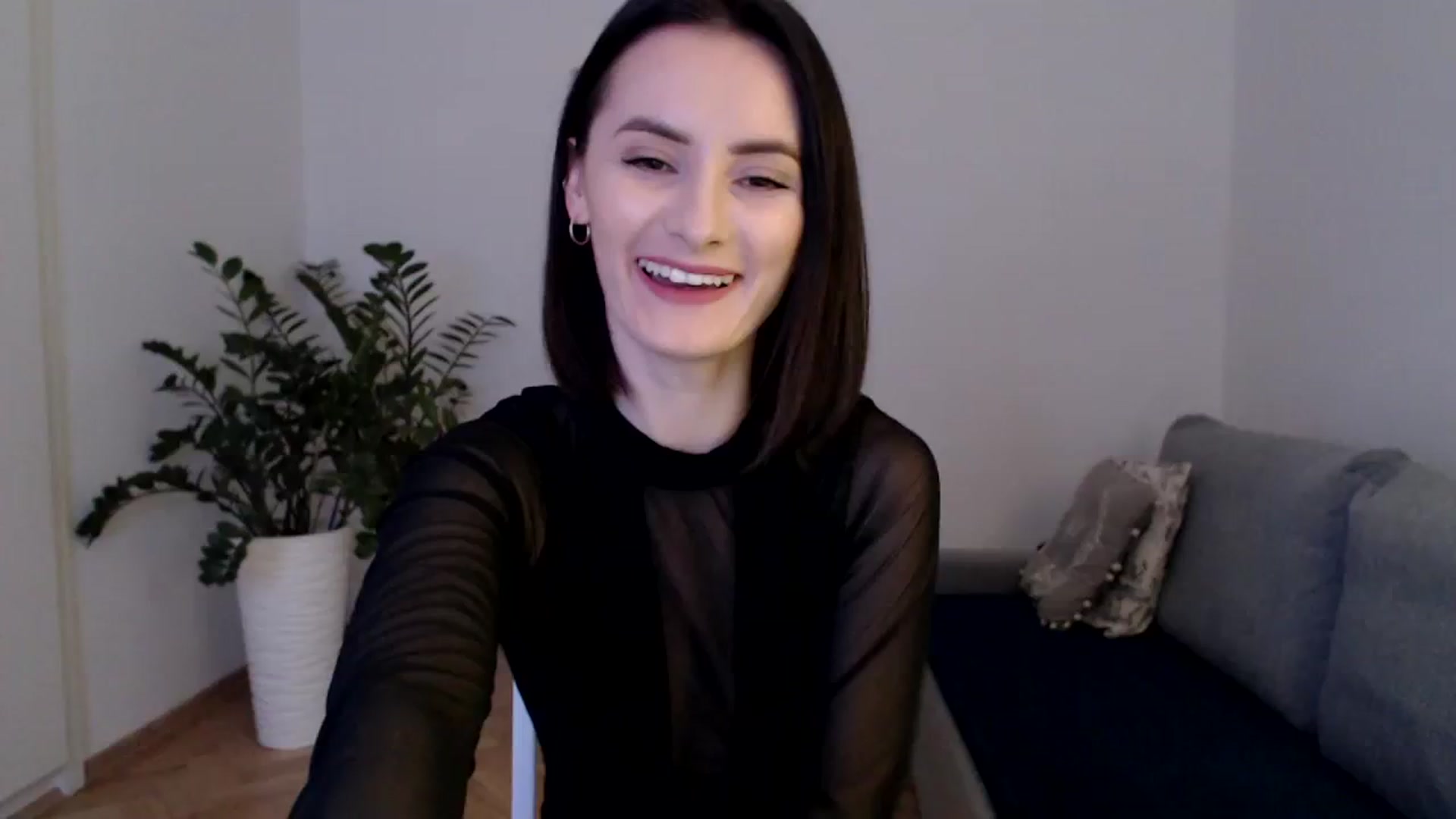 Gallery image thumbnail from the_realpearl's myfreecams stream on, 02/06/2024, 17:13 image 16 of 20