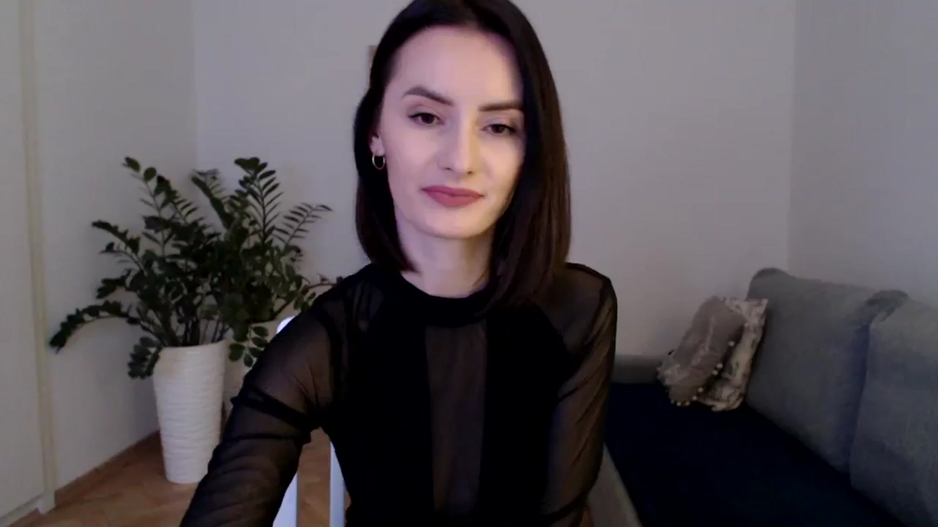 Gallery image thumbnail from the_realpearl's myfreecams stream on, 02/06/2024, 17:13 image 10 of 20