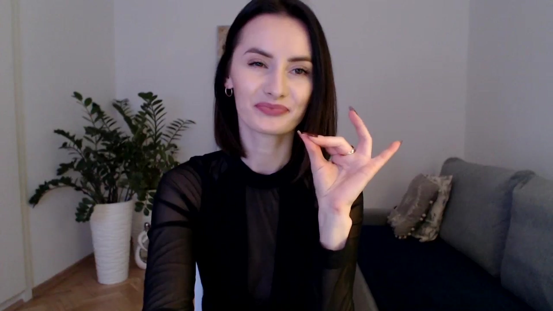 Gallery image thumbnail from the_realpearl's myfreecams stream on, 02/06/2024, 17:13 image 14 of 20