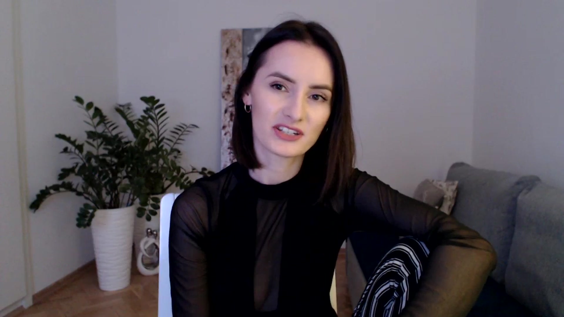 Gallery image thumbnail from the_realpearl's myfreecams stream on, 02/06/2024, 21:11 image 4 of 20