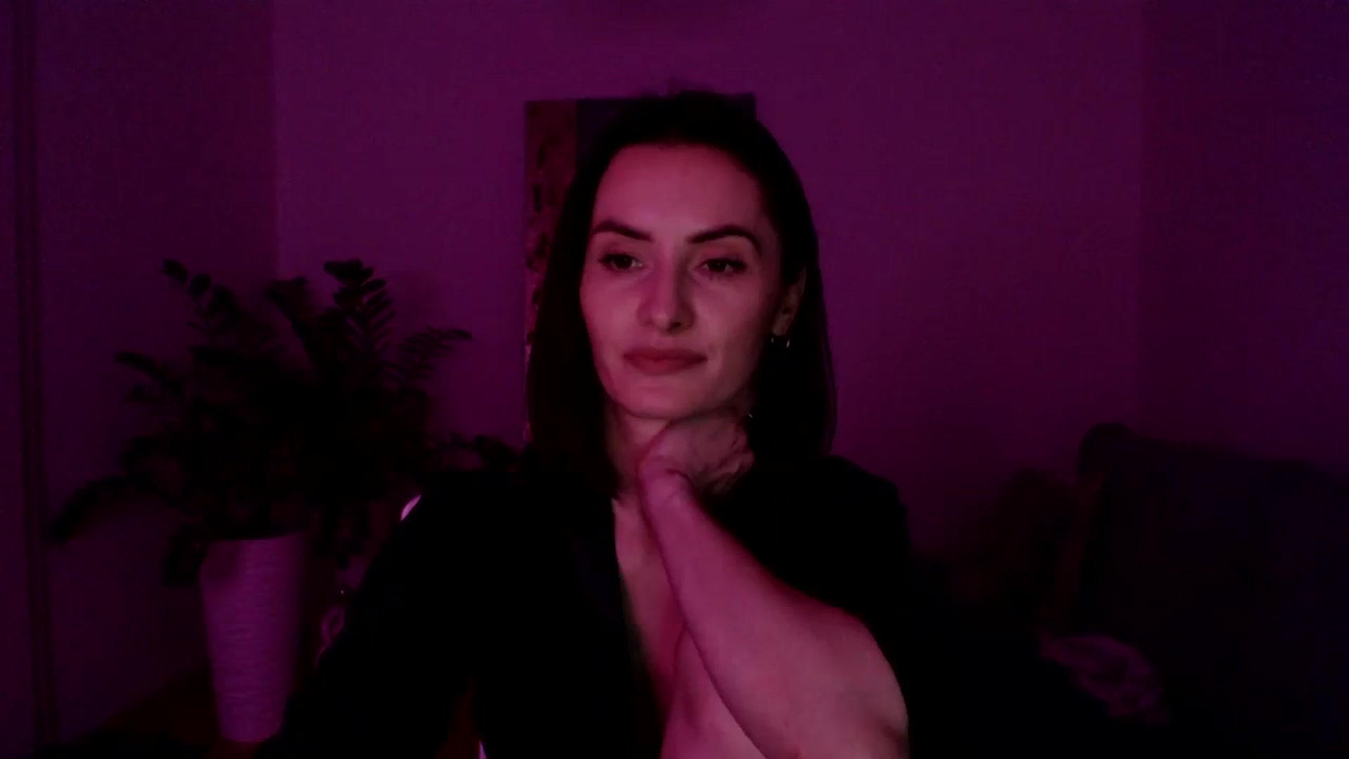 Gallery image thumbnail from the_realpearl's myfreecams stream on, 02/06/2024, 21:11 image 20 of 20