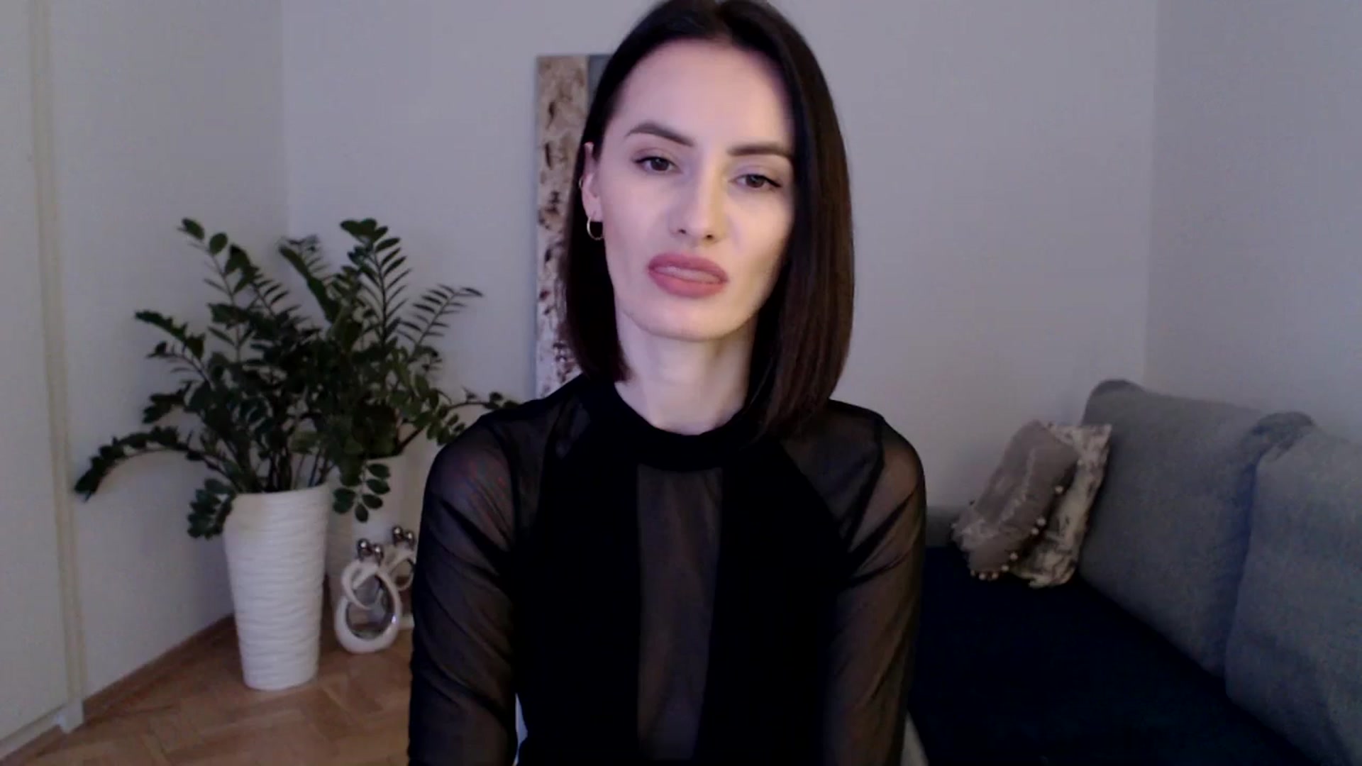 Gallery image thumbnail from the_realpearl's myfreecams stream on, 02/06/2024, 21:11 image 3 of 20