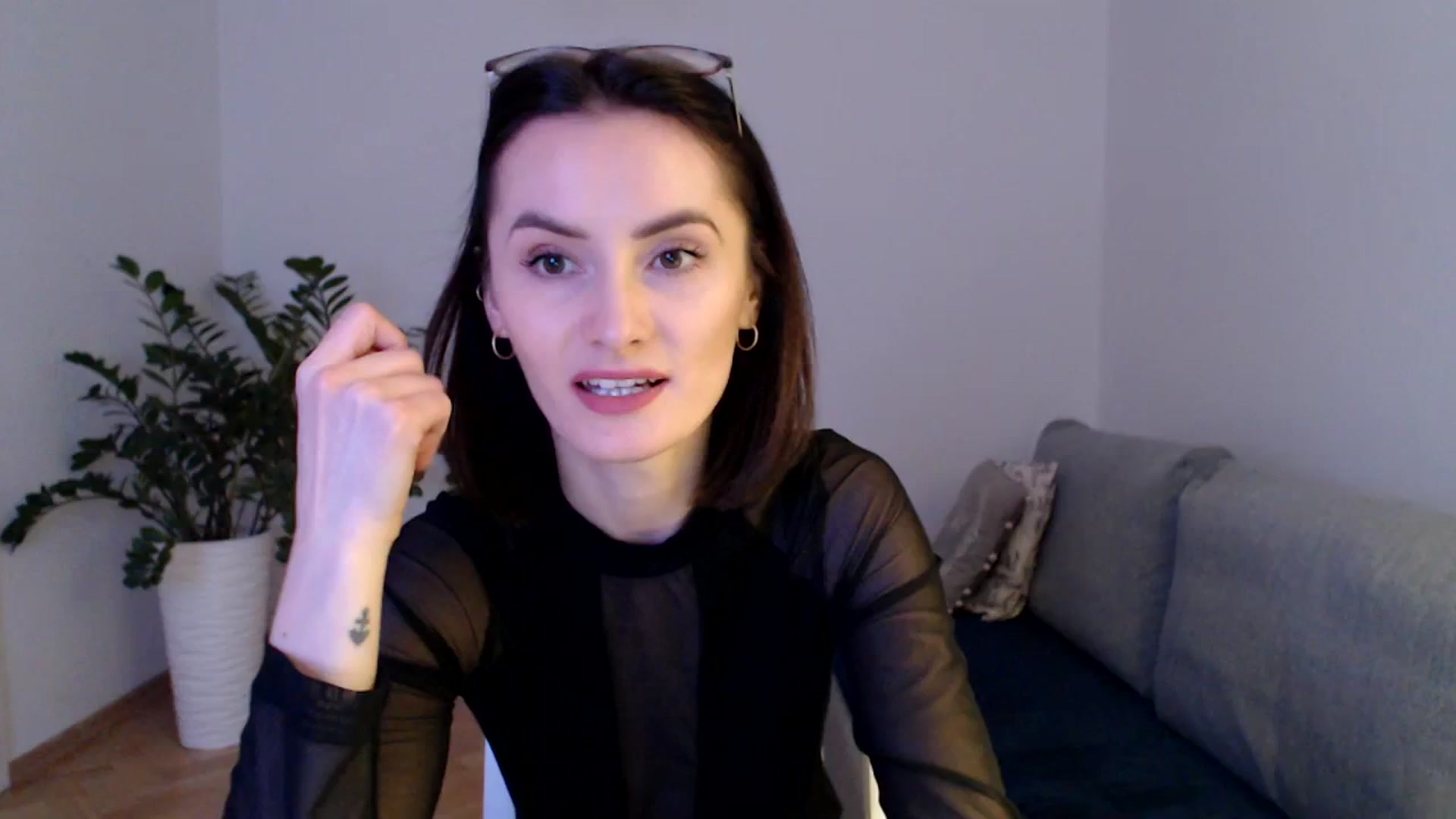 Gallery image thumbnail from the_realpearl's myfreecams stream on, 02/06/2024, 21:11 image 8 of 20