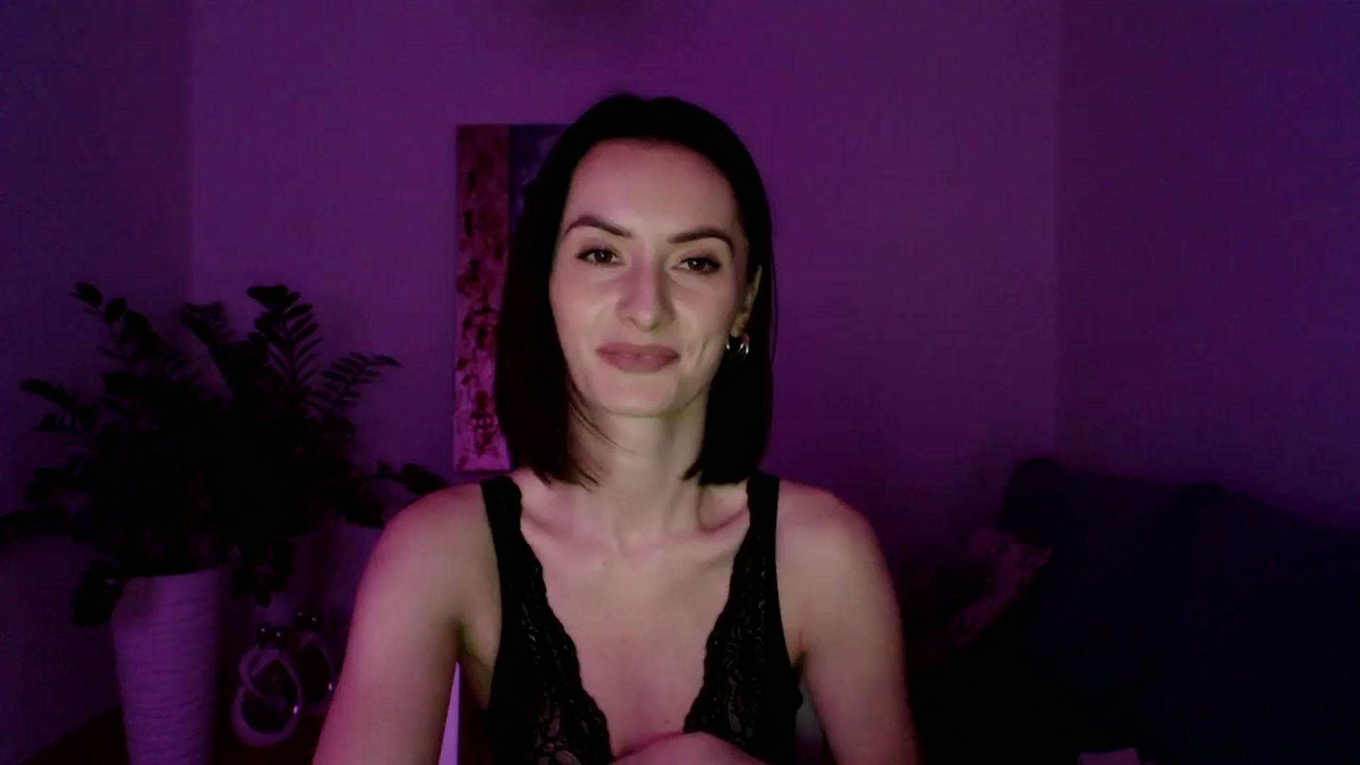 Gallery image thumbnail from the_realpearl's myfreecams stream on, 02/07/2024, 18:19 image 18 of 20