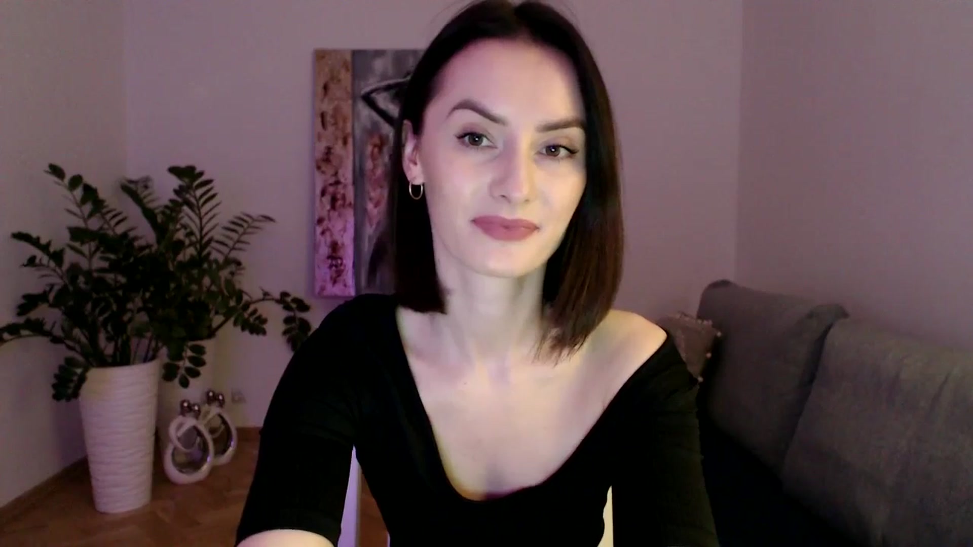 Gallery image thumbnail from the_realpearl's myfreecams stream on, 02/08/2024, 18:51 image 16 of 20