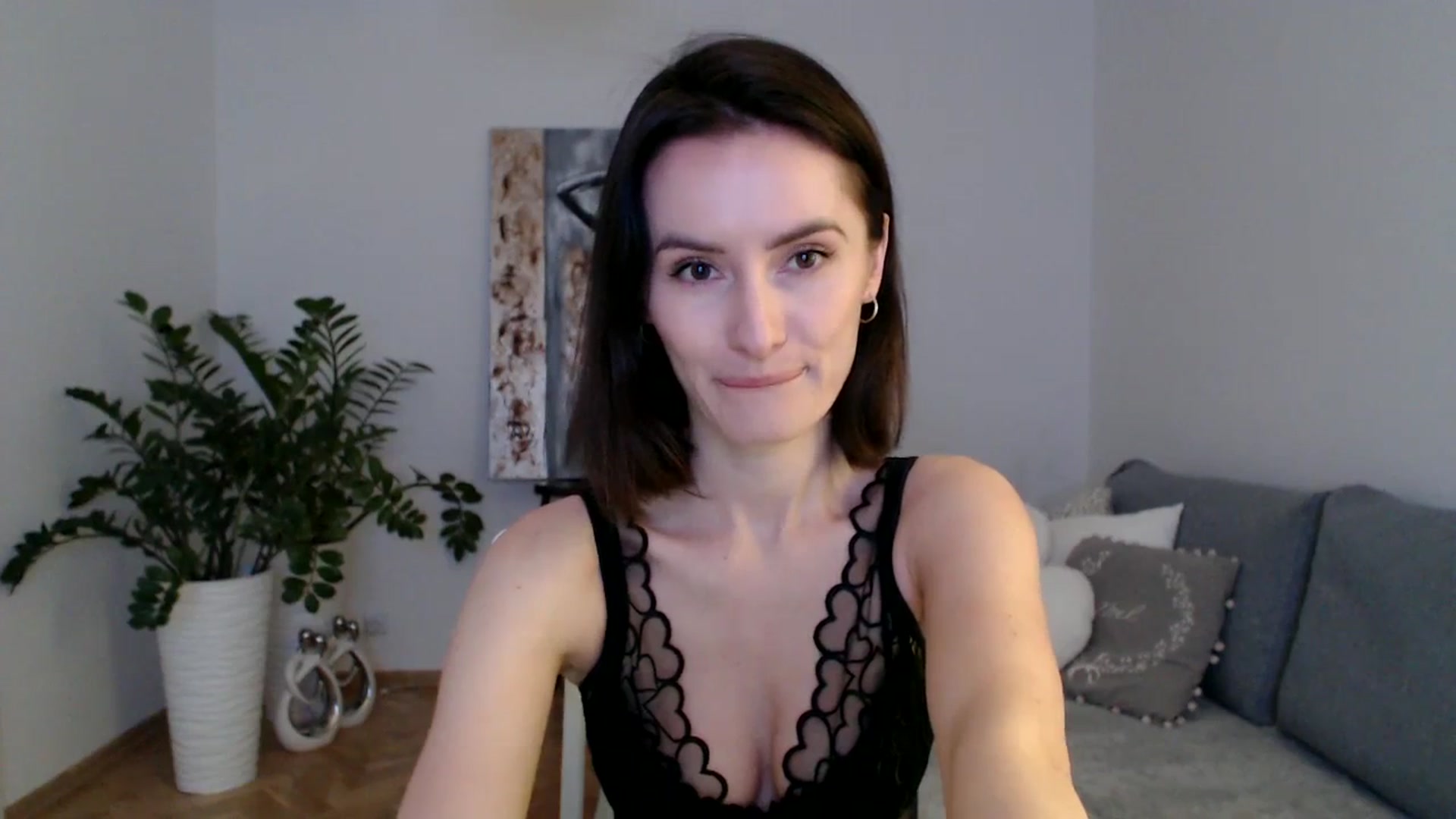Gallery image thumbnail from the_realpearl's myfreecams stream on, 02/14/2024, 15:51 image 18 of 20