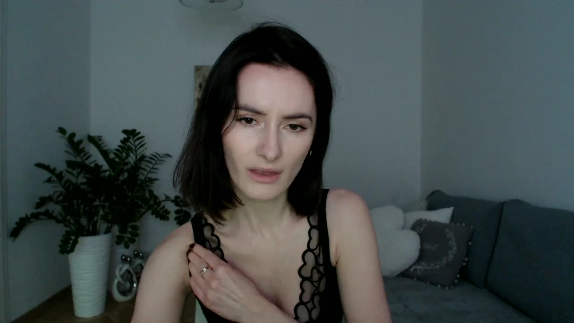 Gallery image thumbnail from the_realpearl's myfreecams stream on, 02/14/2024, 15:51 image 5 of 20