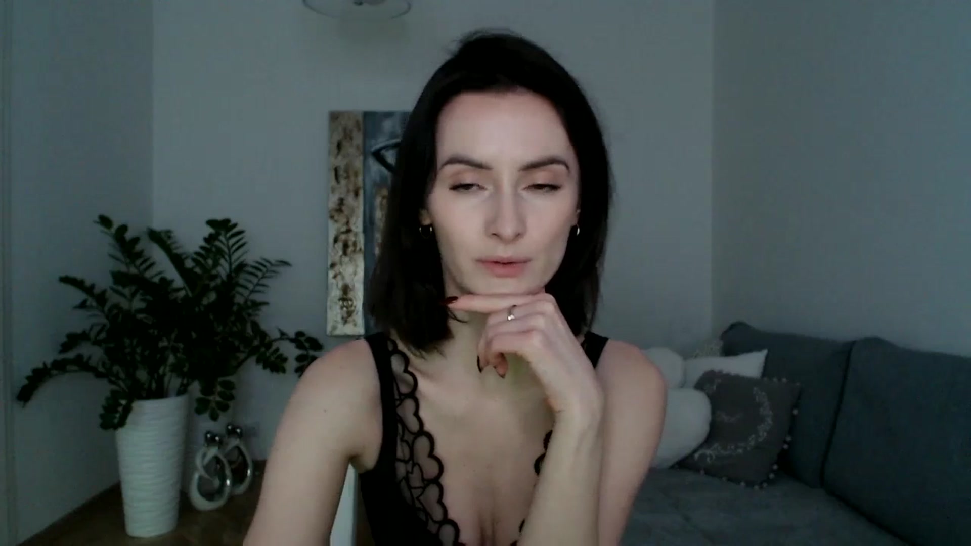 Gallery image thumbnail from the_realpearl's myfreecams stream on, 02/14/2024, 15:51 image 6 of 20