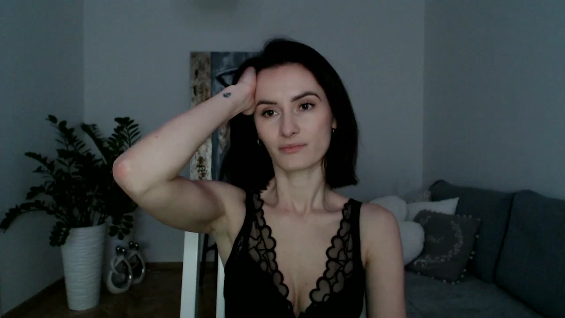 Gallery image thumbnail from the_realpearl's myfreecams stream on, 02/14/2024, 15:51 image 13 of 20