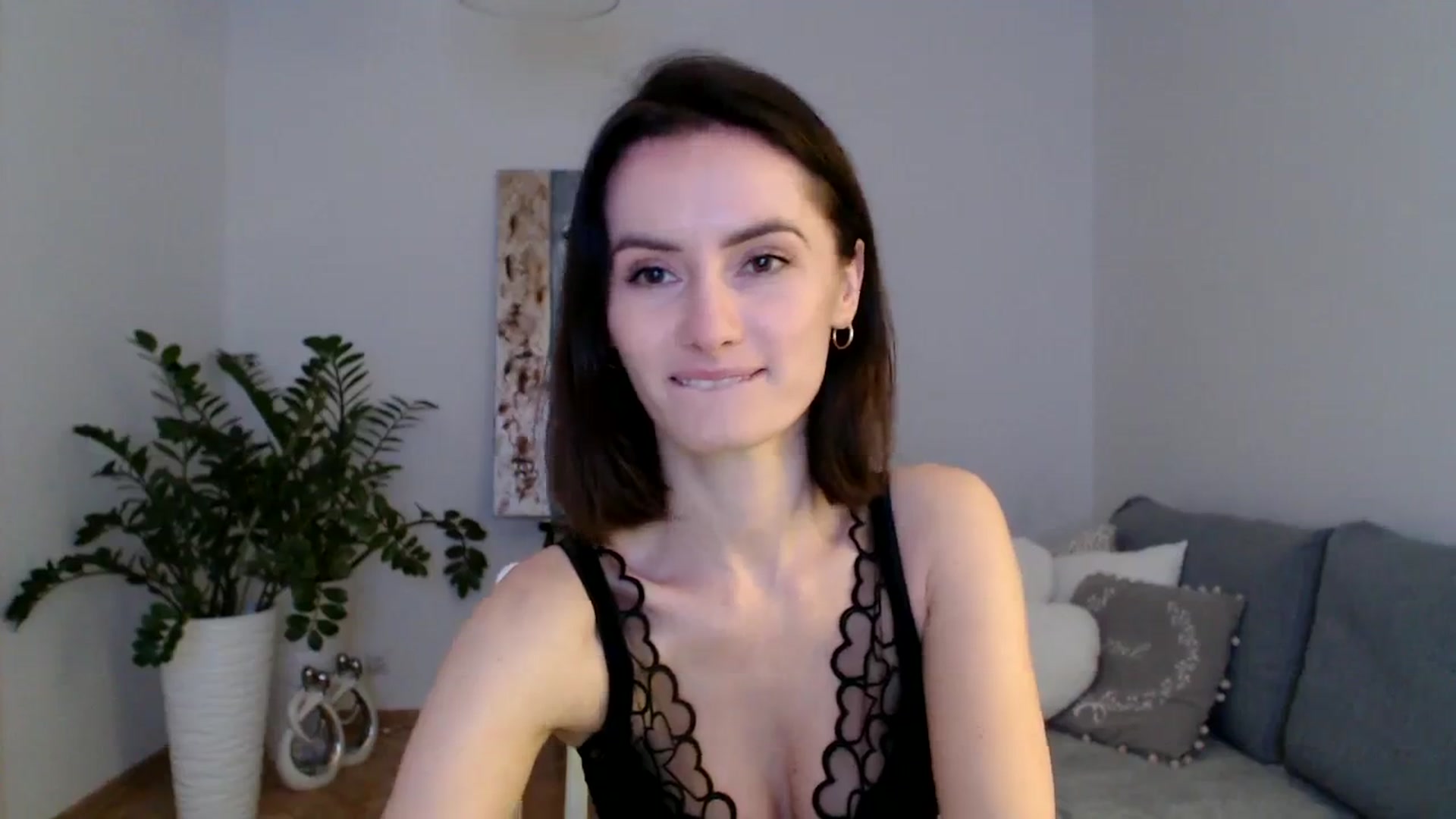 Gallery image thumbnail from the_realpearl's myfreecams stream on, 02/14/2024, 15:51 image 20 of 20