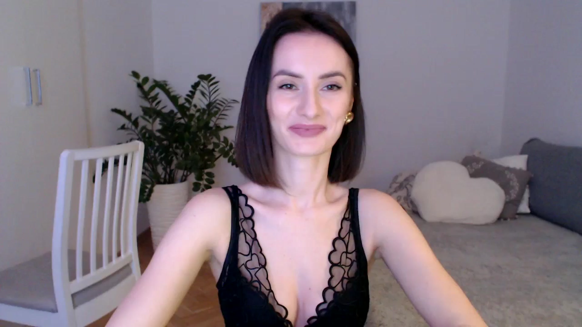 Gallery image thumbnail from the_realpearl's myfreecams stream on, 02/16/2024, 20:47 image 1 of 20