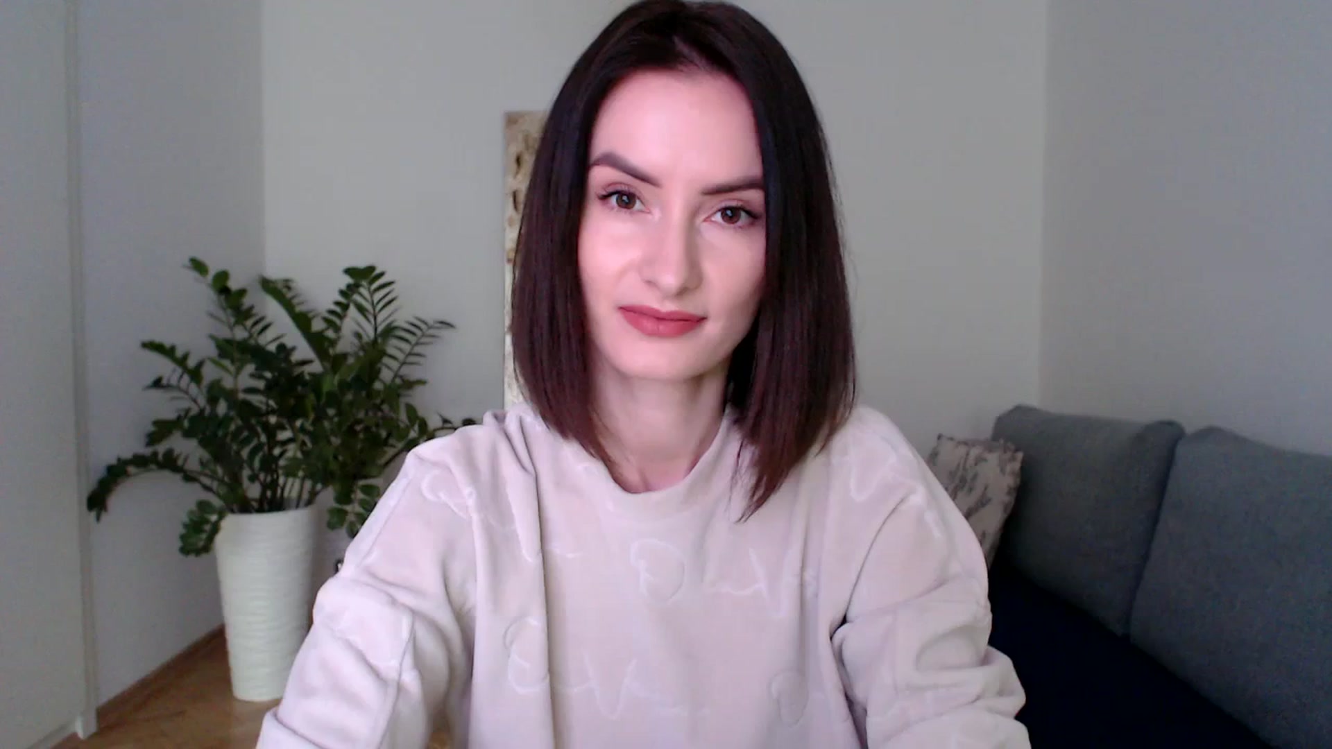 Gallery image thumbnail from the_realpearl's myfreecams stream on, 02/19/2024, 11:59 image 7 of 20