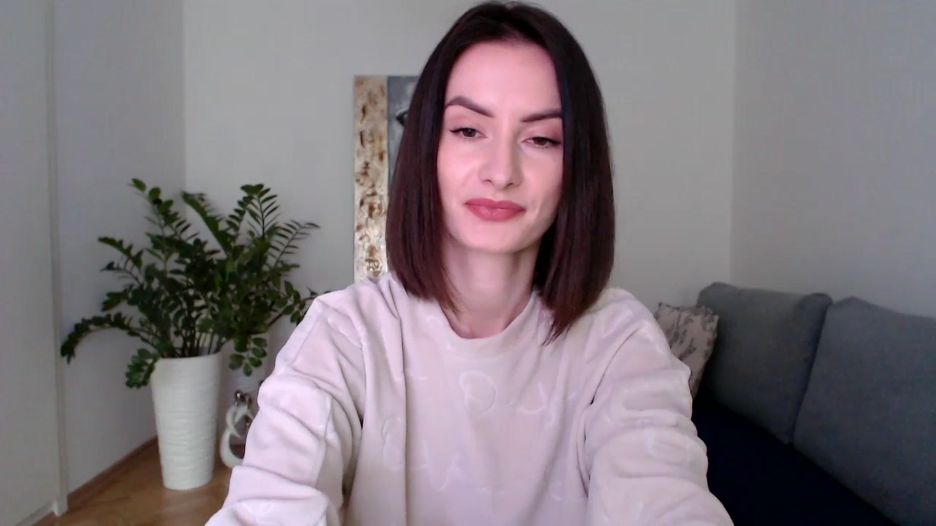 Gallery image thumbnail from the_realpearl's myfreecams stream on, 02/19/2024, 11:59 image 6 of 20