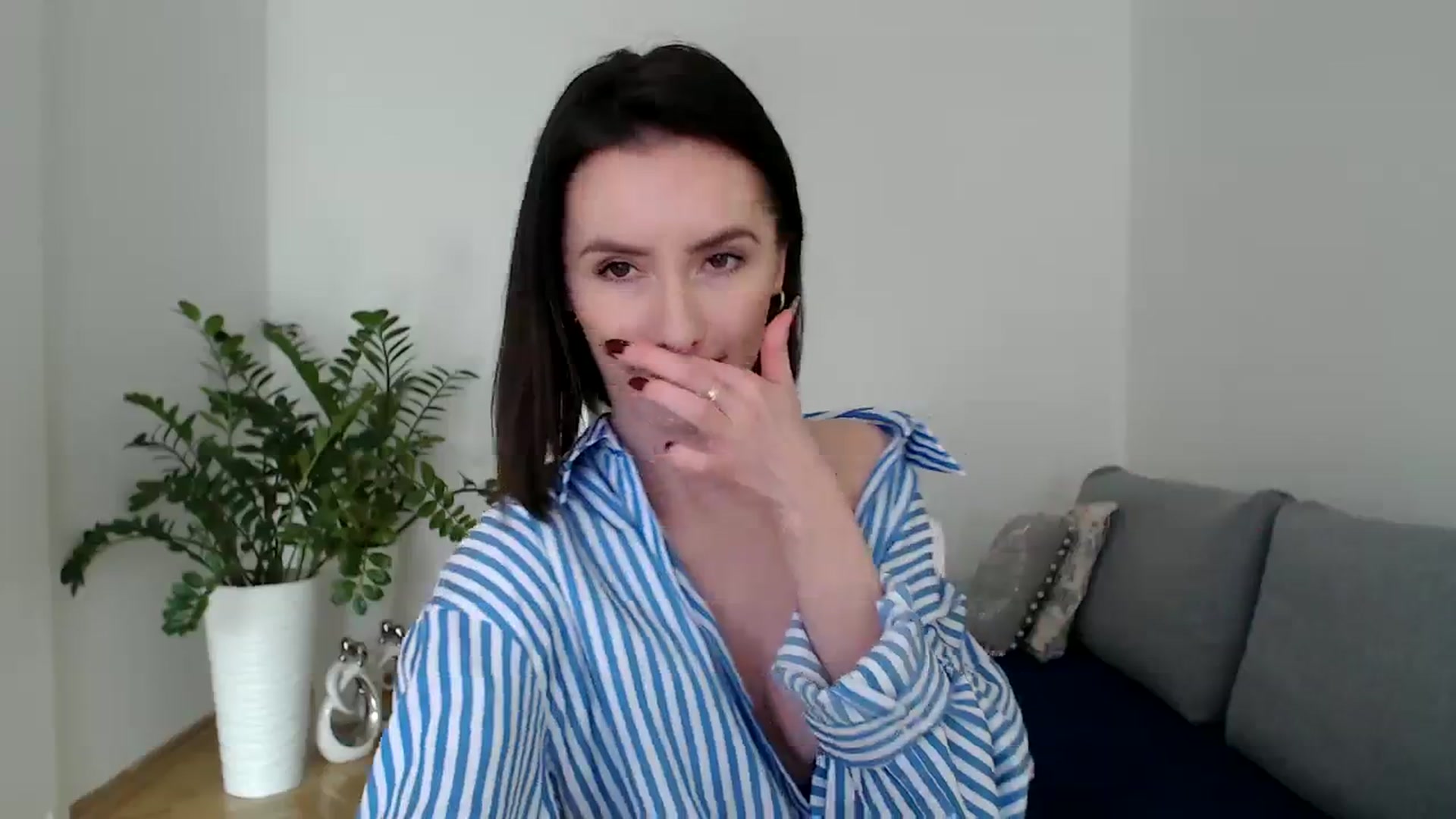 Gallery image thumbnail from the_realpearl's myfreecams stream on, 02/20/2024, 13:11 image 3 of 20