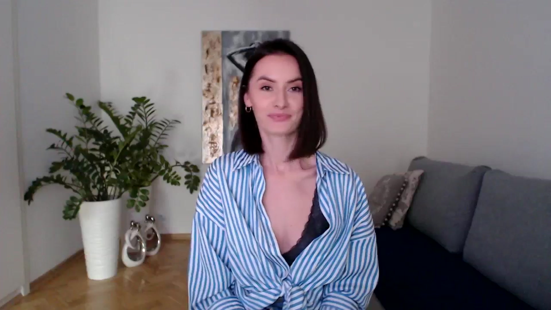 Gallery image thumbnail from the_realpearl's myfreecams stream on, 02/20/2024, 13:11 image 9 of 20