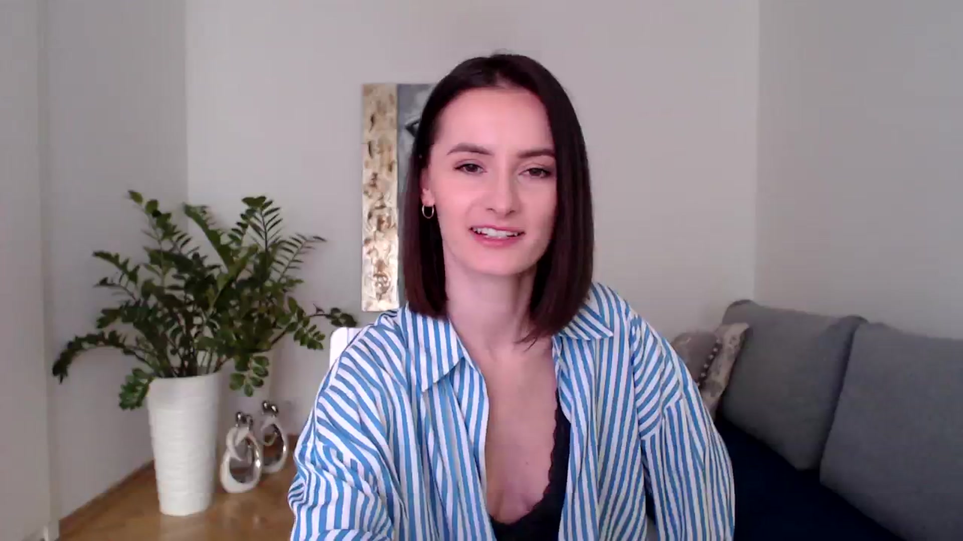 Gallery image thumbnail from the_realpearl's myfreecams stream on, 02/20/2024, 13:11 image 19 of 20