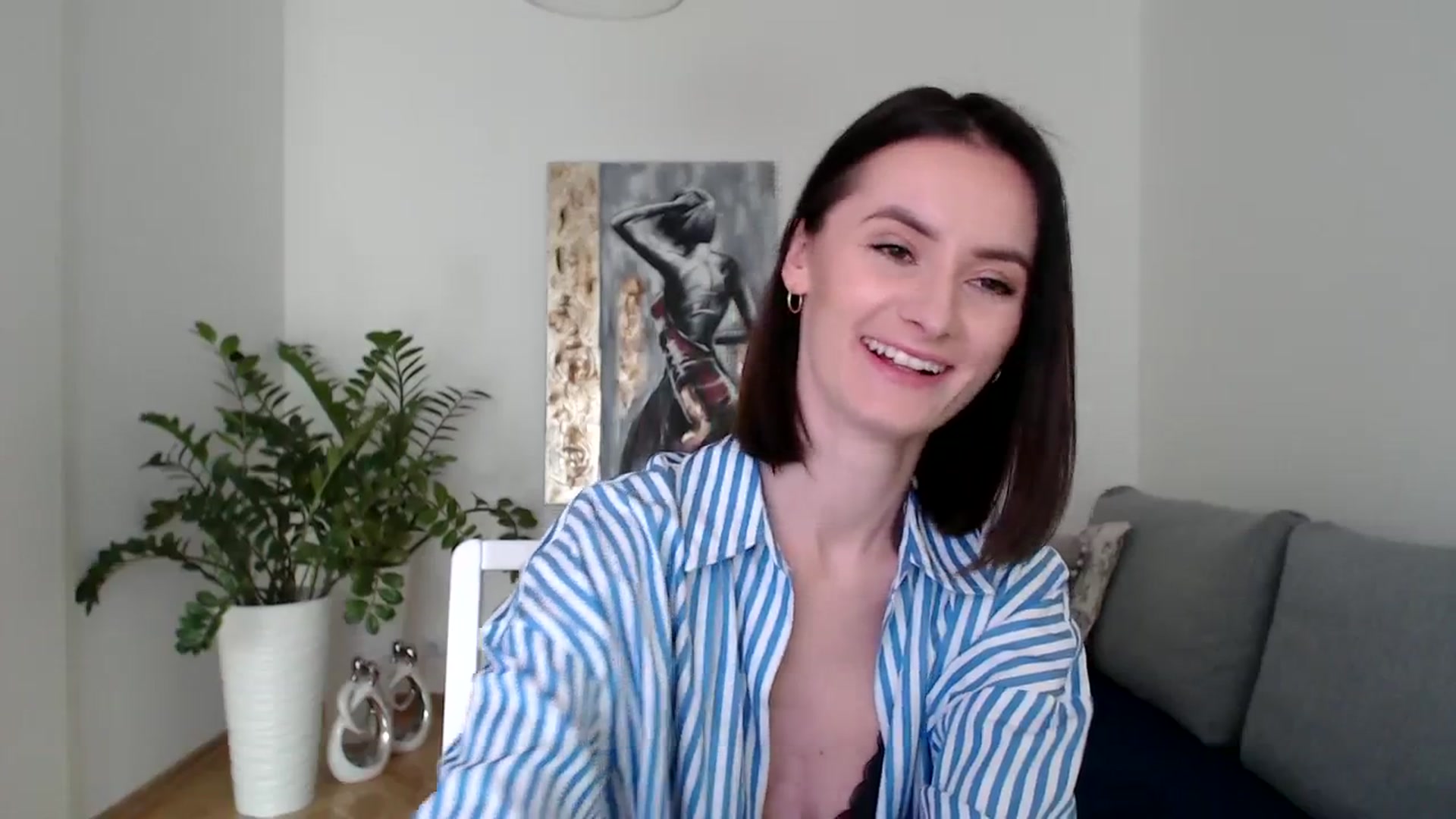 Gallery image thumbnail from the_realpearl's myfreecams stream on, 02/20/2024, 13:11 image 17 of 20