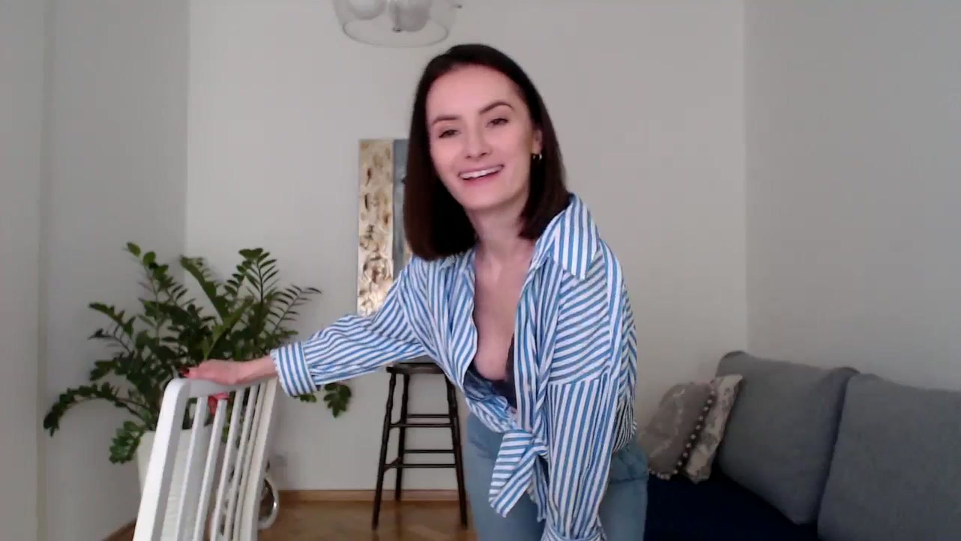 Gallery image thumbnail from the_realpearl's myfreecams stream on, 02/20/2024, 13:11 image 13 of 20