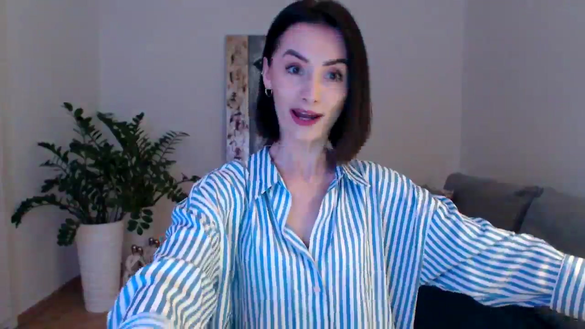 Gallery image thumbnail from the_realpearl's myfreecams stream on, 03/05/2024, 16:39 image 4 of 20
