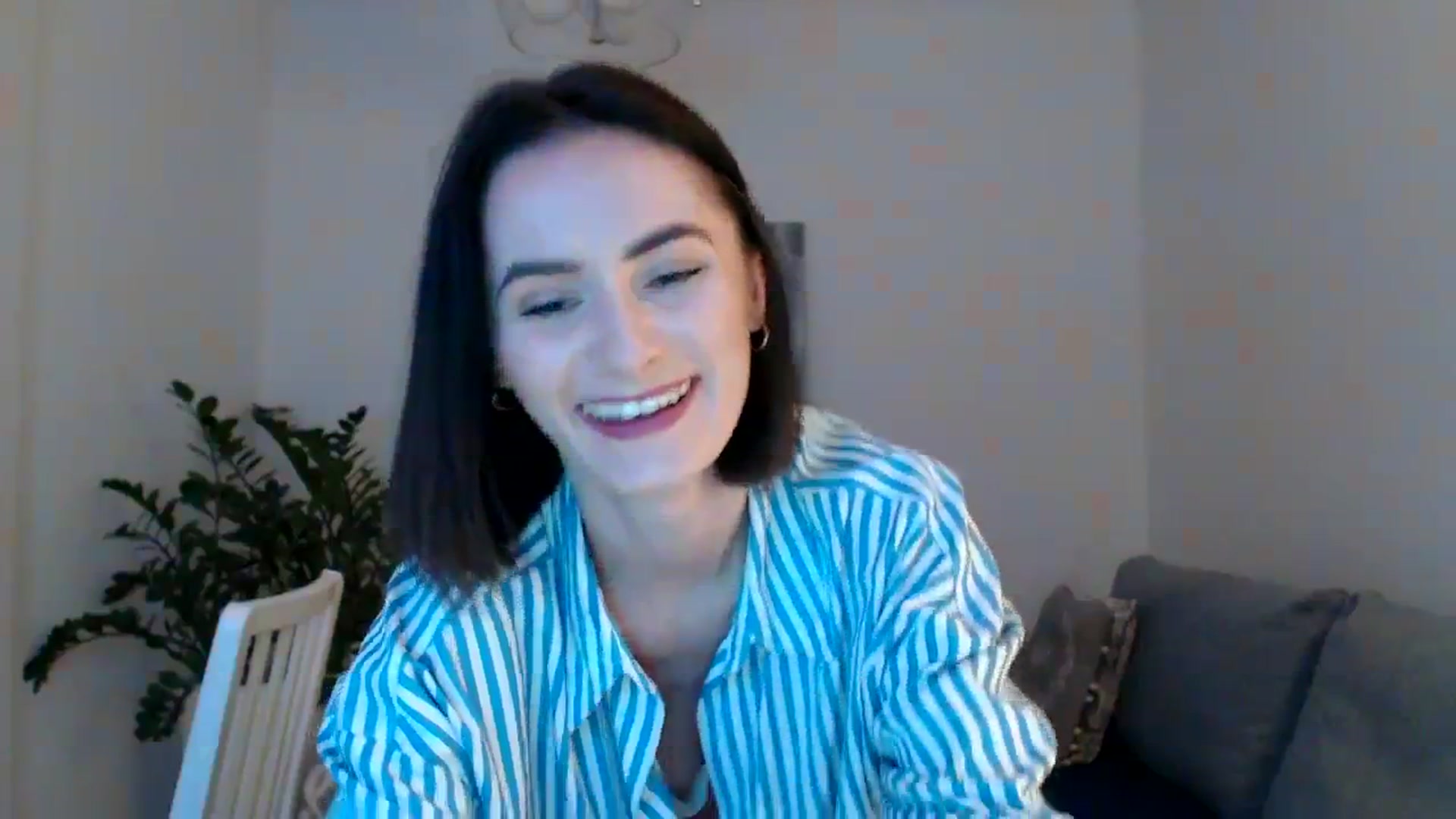 Gallery image thumbnail from the_realpearl's myfreecams stream on, 03/05/2024, 16:39 image 6 of 20