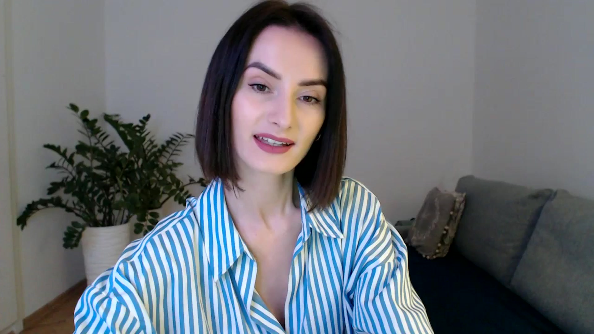 Gallery image thumbnail from the_realpearl's myfreecams stream on, 03/05/2024, 16:39 image 1 of 20