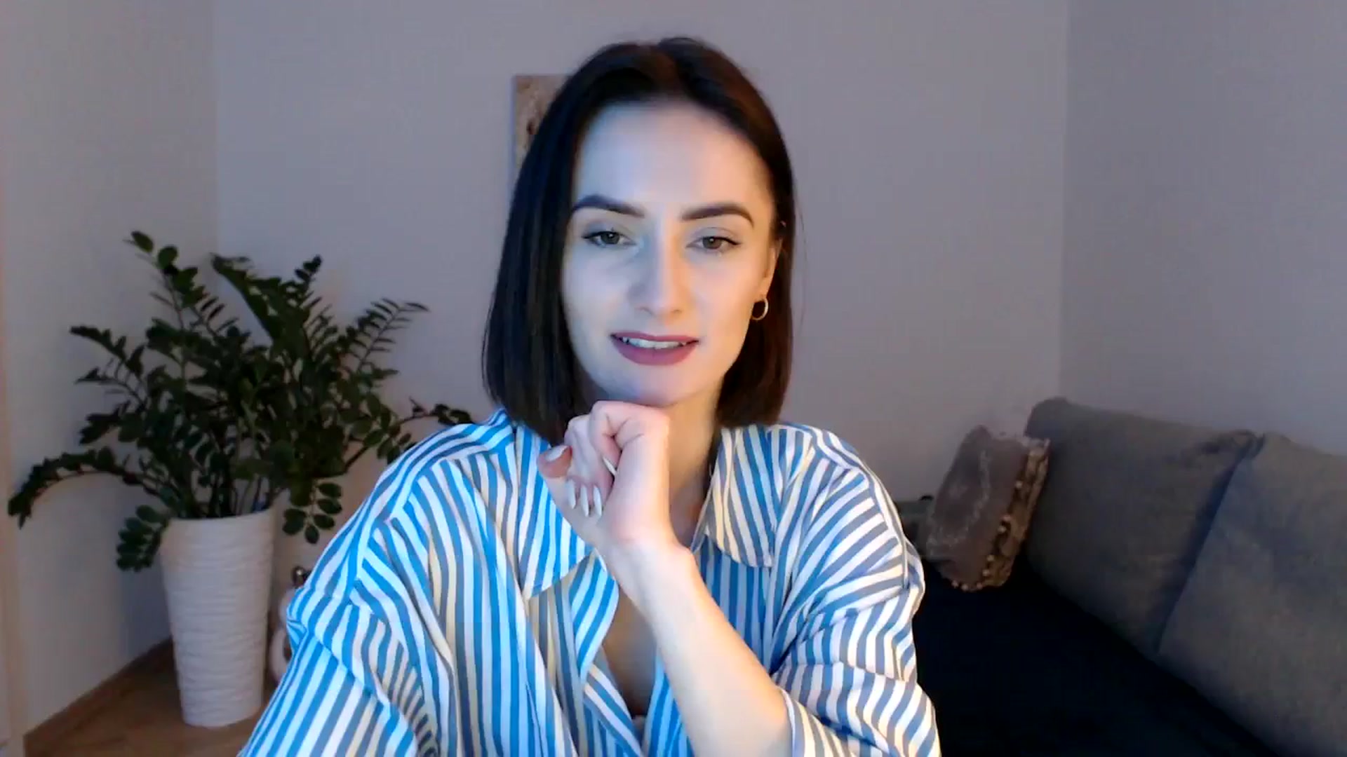 Gallery image thumbnail from the_realpearl's myfreecams stream on, 03/05/2024, 16:39 image 16 of 20