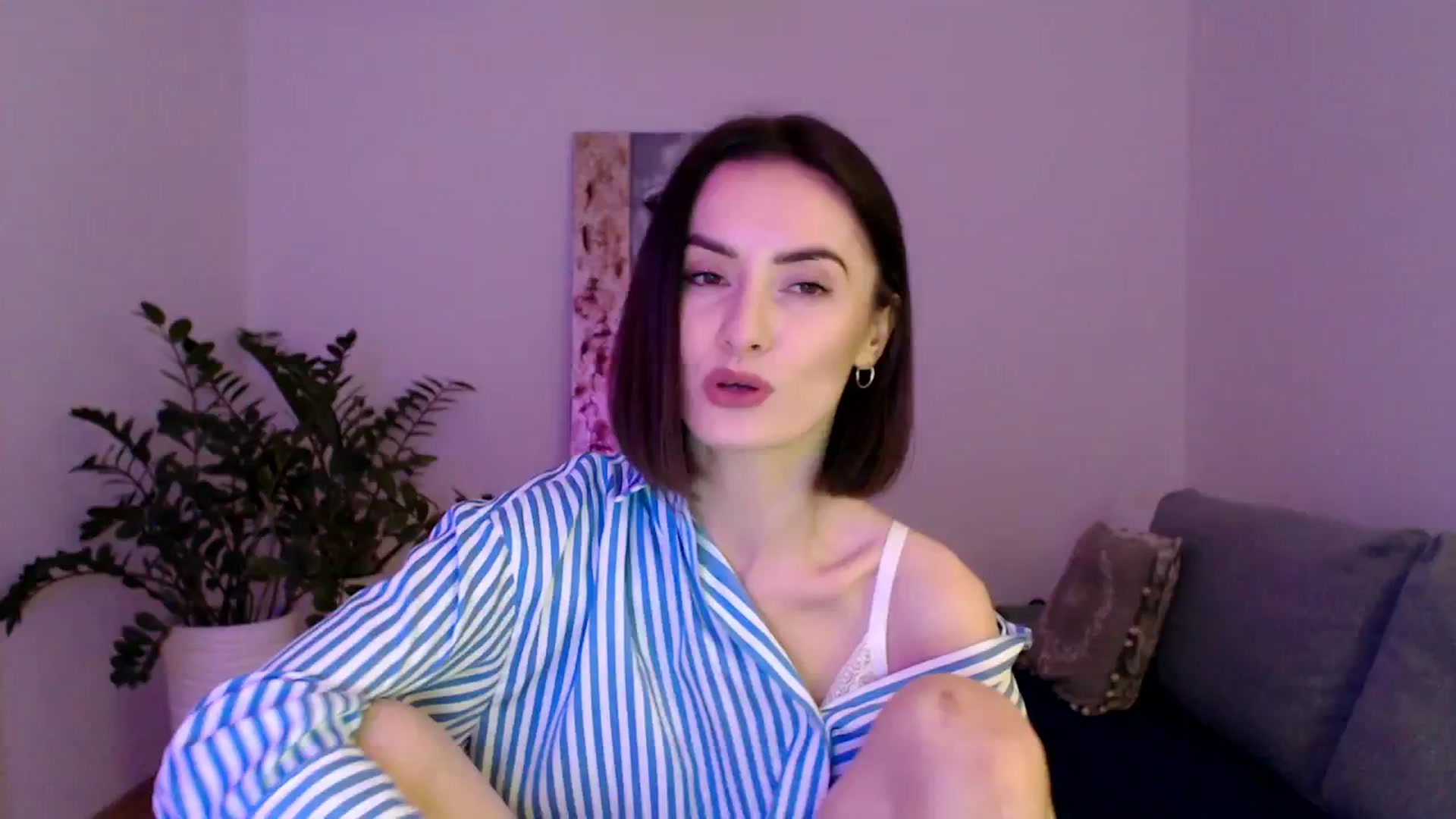 Gallery image thumbnail from the_realpearl's myfreecams stream on, 03/05/2024, 18:35 image 19 of 20